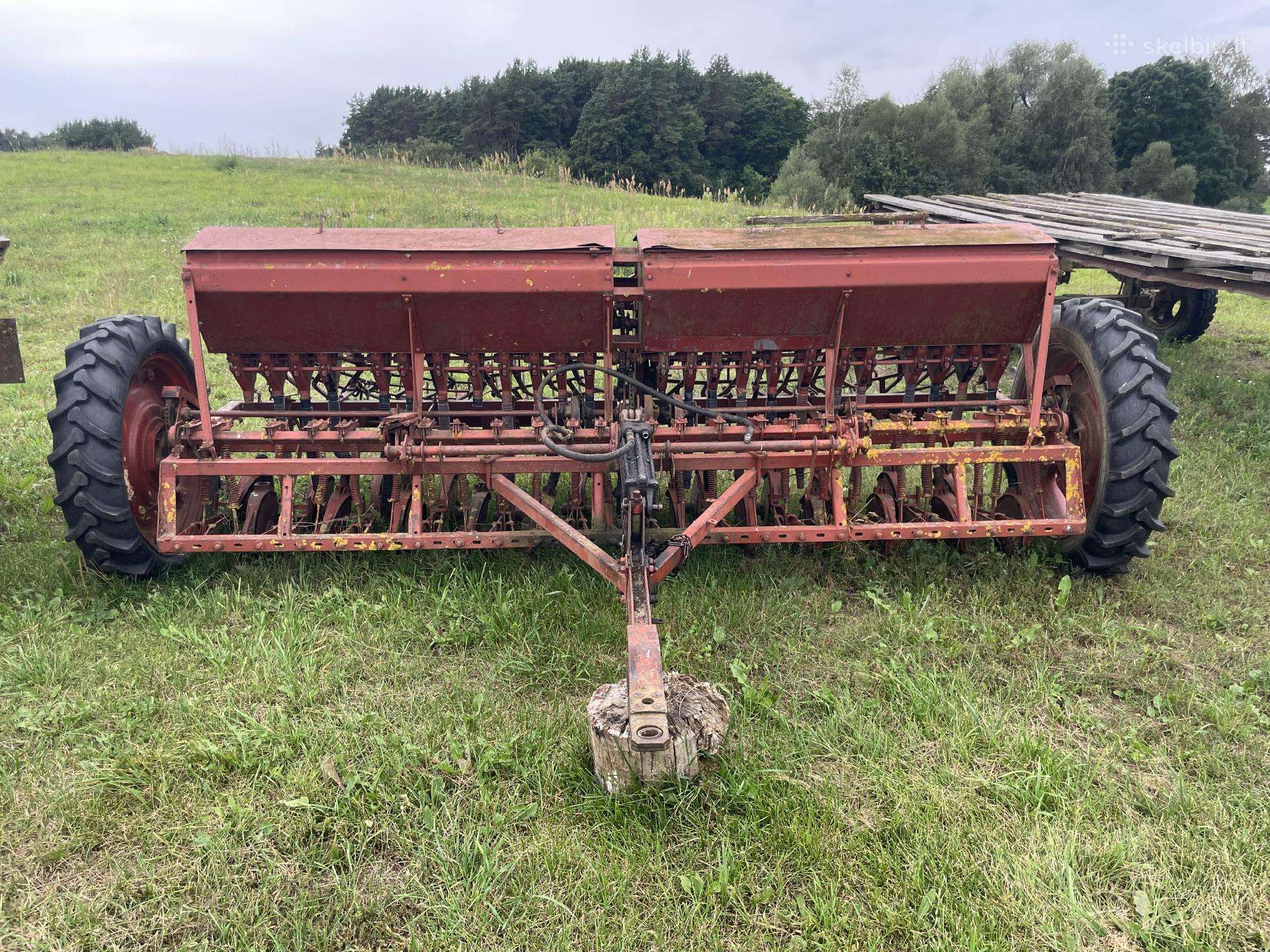 Mechaninė diskinė grūdų sėjamoji Sz-3.6