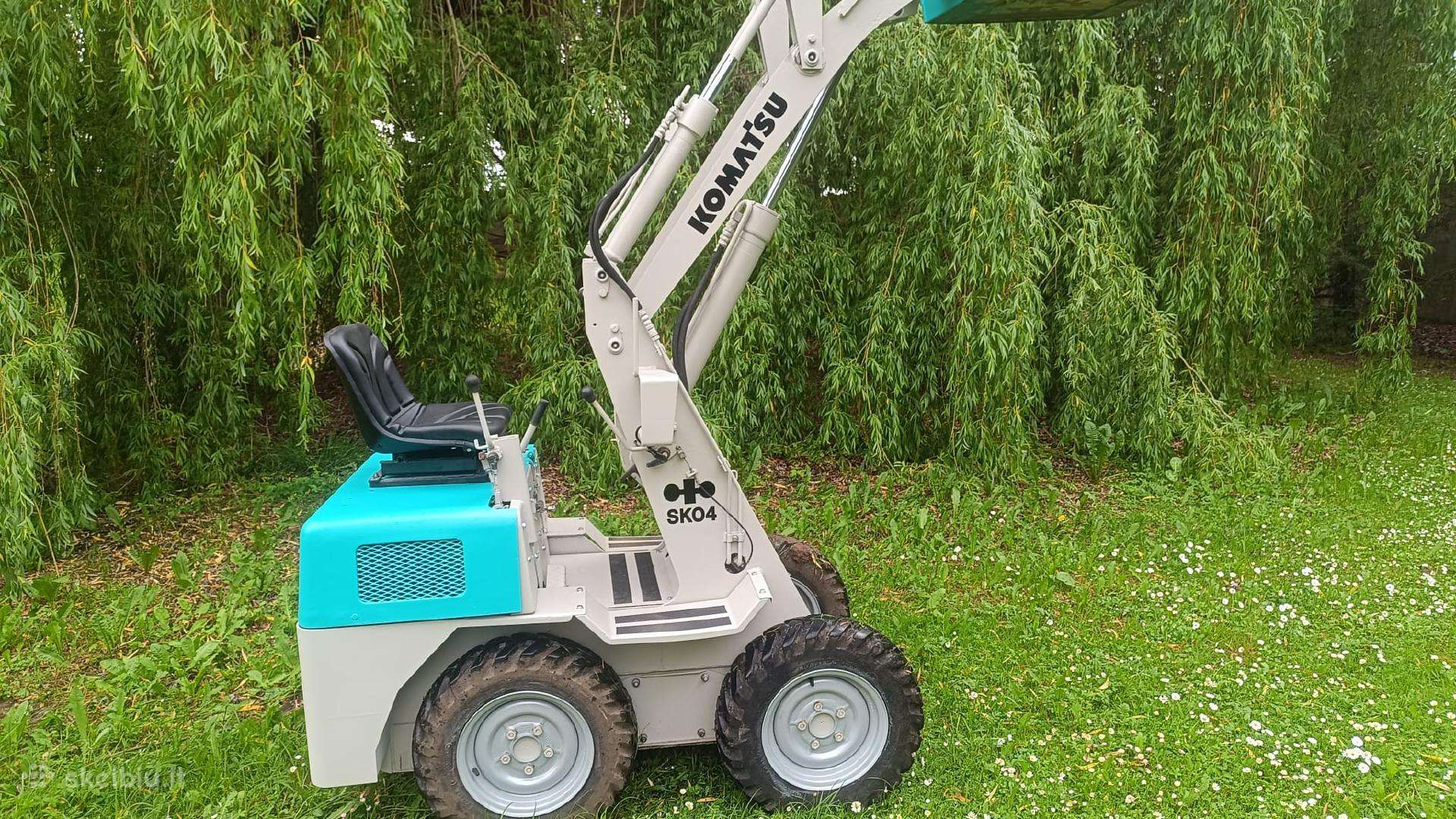 Komatsu sk04, dyzelis yanmar