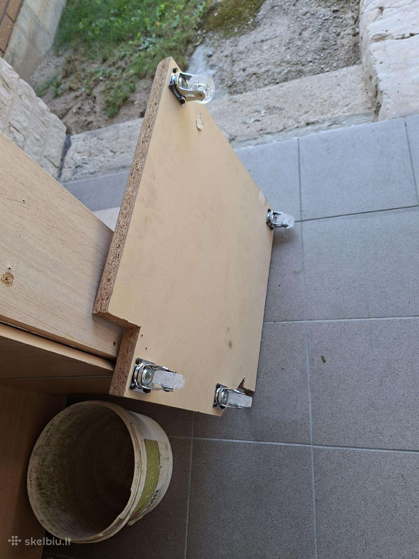 Stalviršis su ratukais