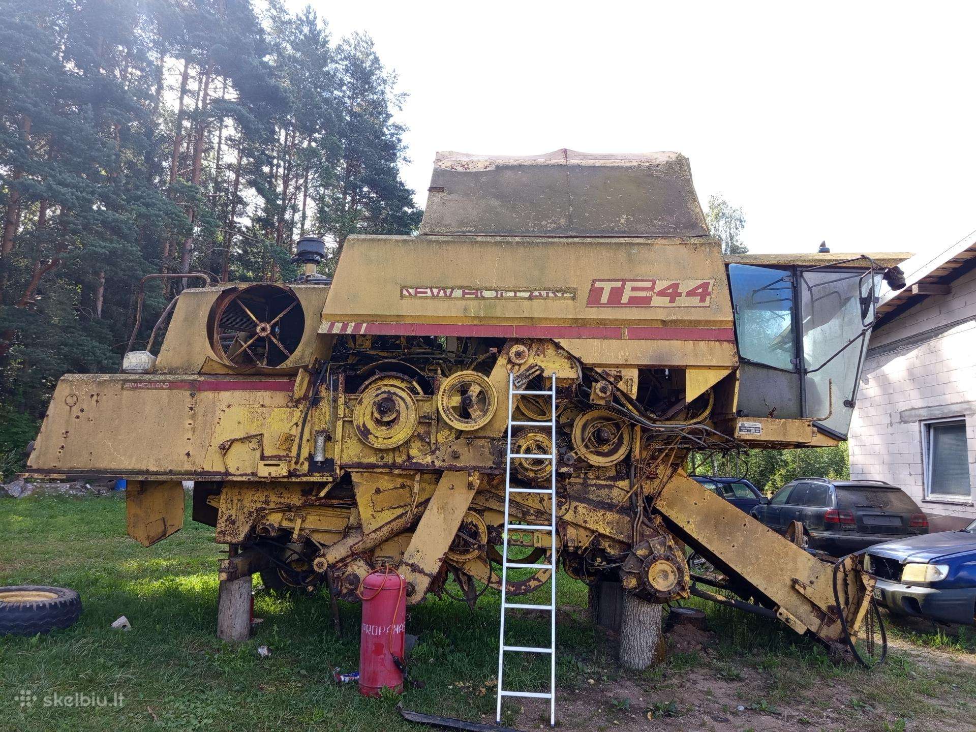 Parduodu kombainą New Holland Tf 44 dalimis, Dsl-3