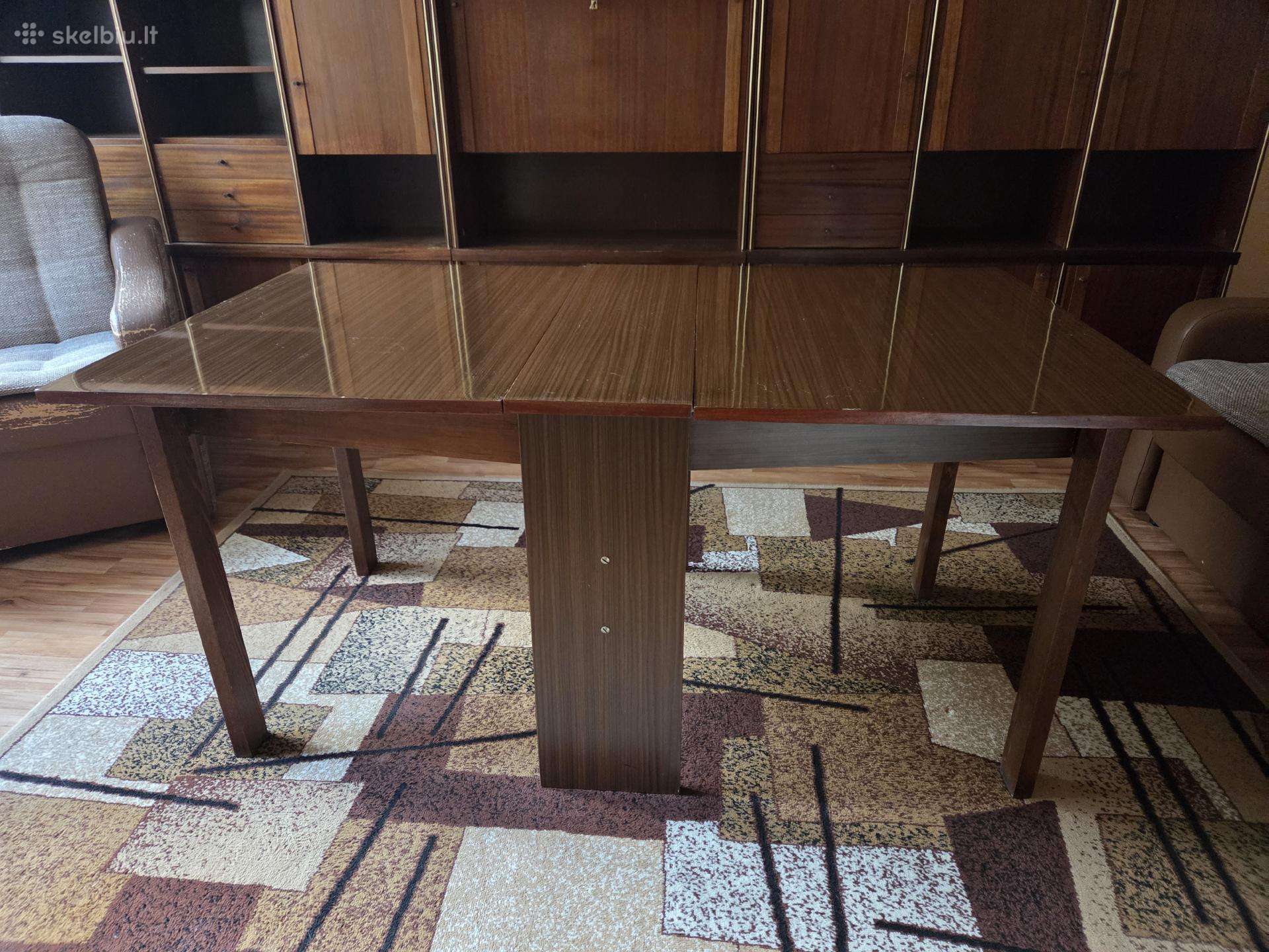 Stalas knyga
