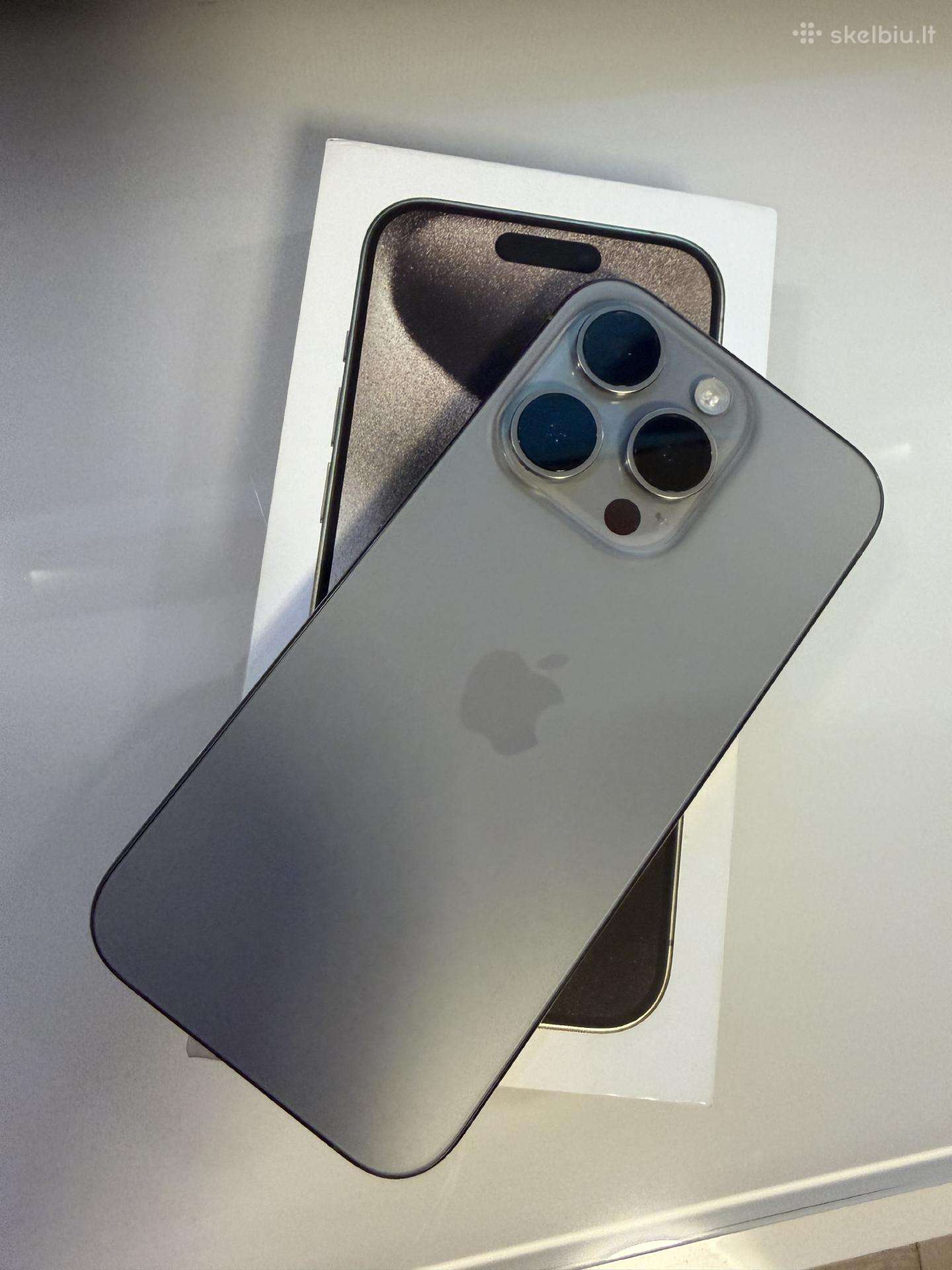 iPhone 15 pro 256 GB