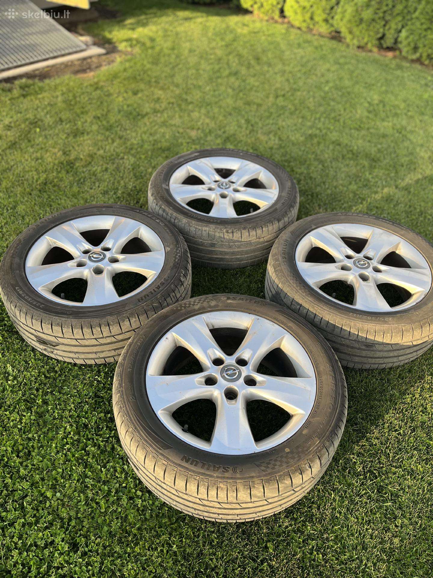 Opel ratai su vasarinėmis padangomis