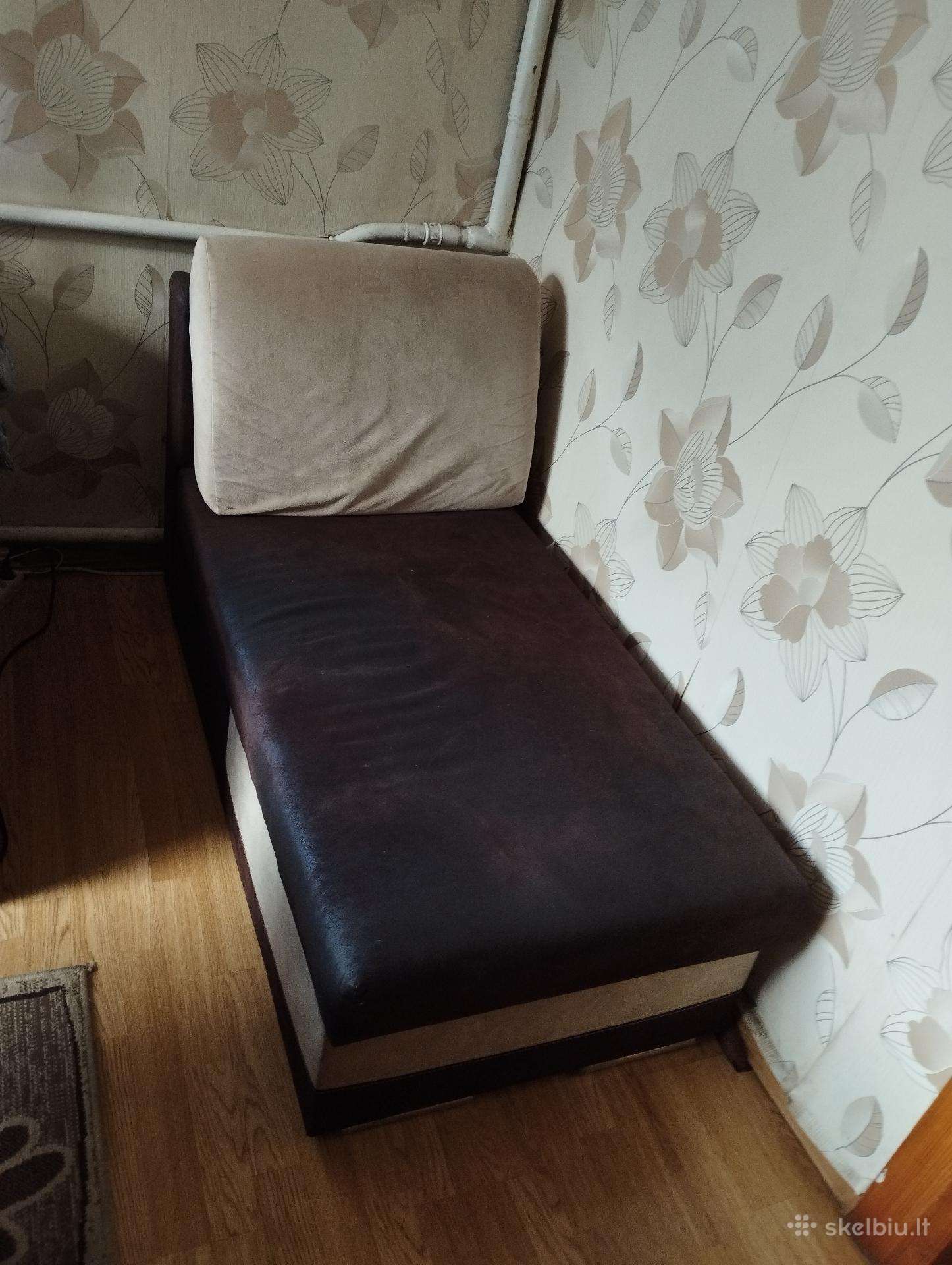 Ilgas fotelis+akmens stalas