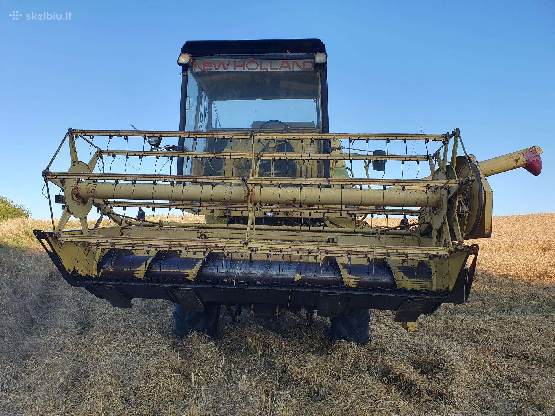 New Holland 1520, combine harvesters
