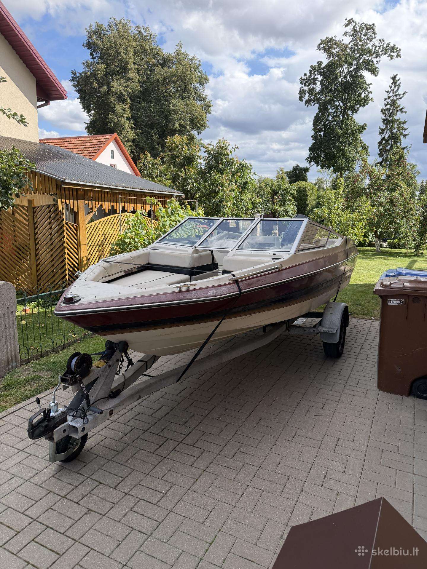 Maxum Kateris ir 60hp Evinrude variklis
