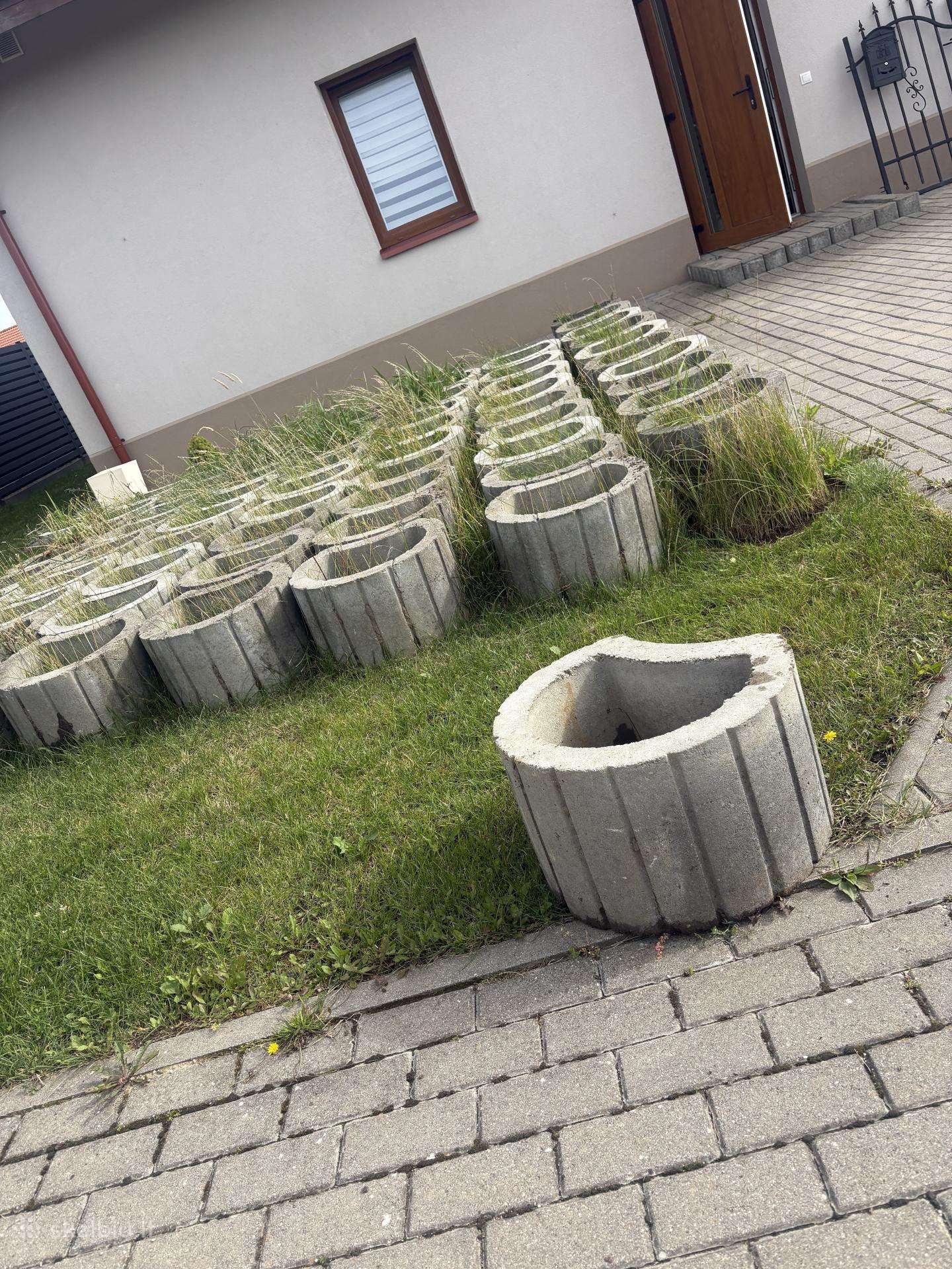 Vazonai iš betono.