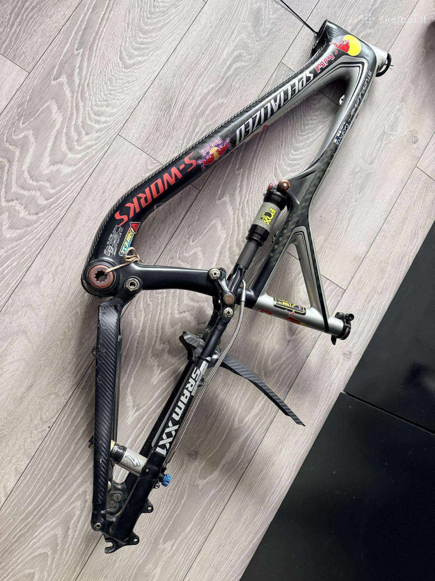 Specialized Carbon rėmas su Fox Brain amort