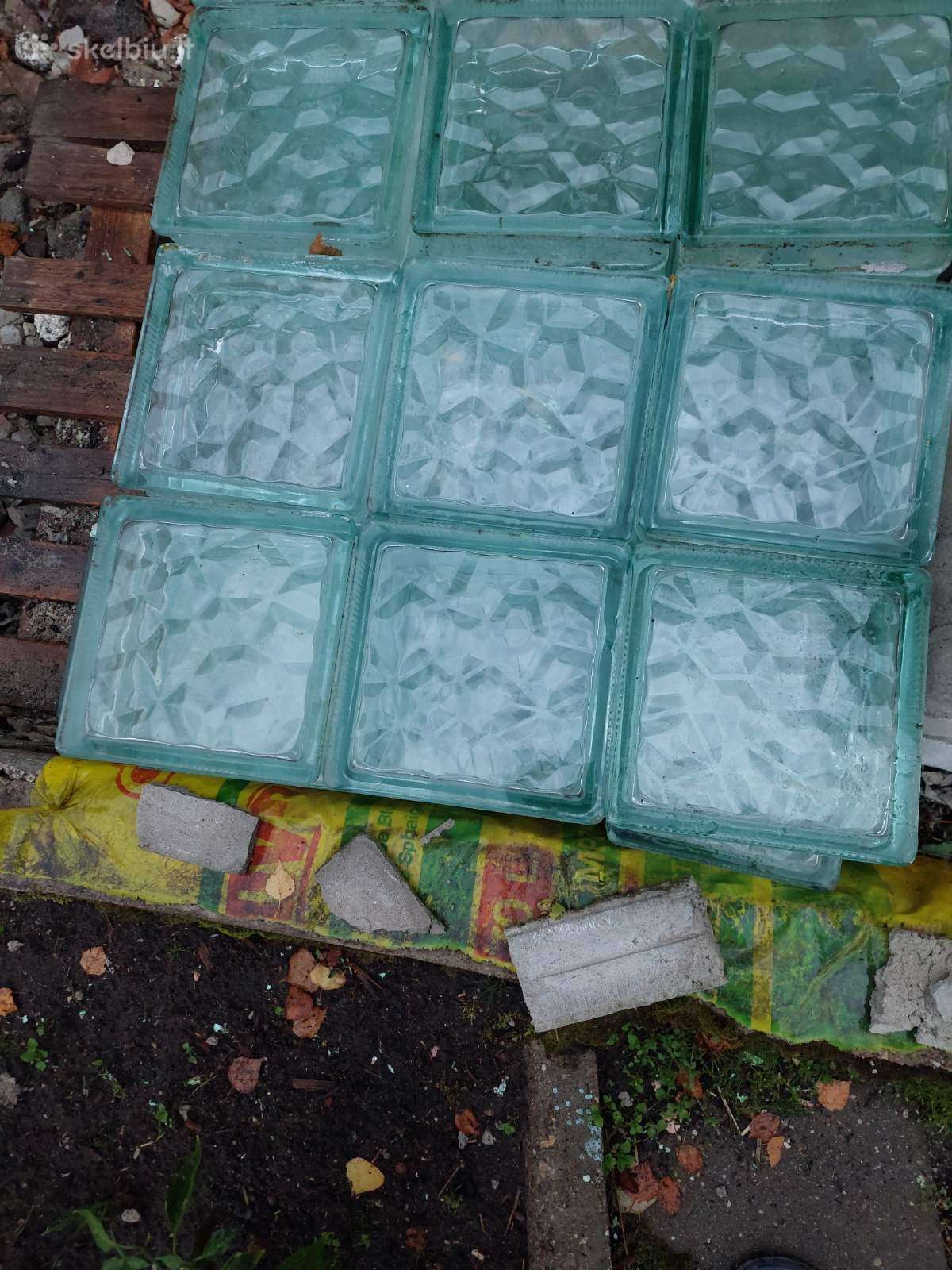 Stiklo blokeliai 19x19x10cm naudoti atiduodu