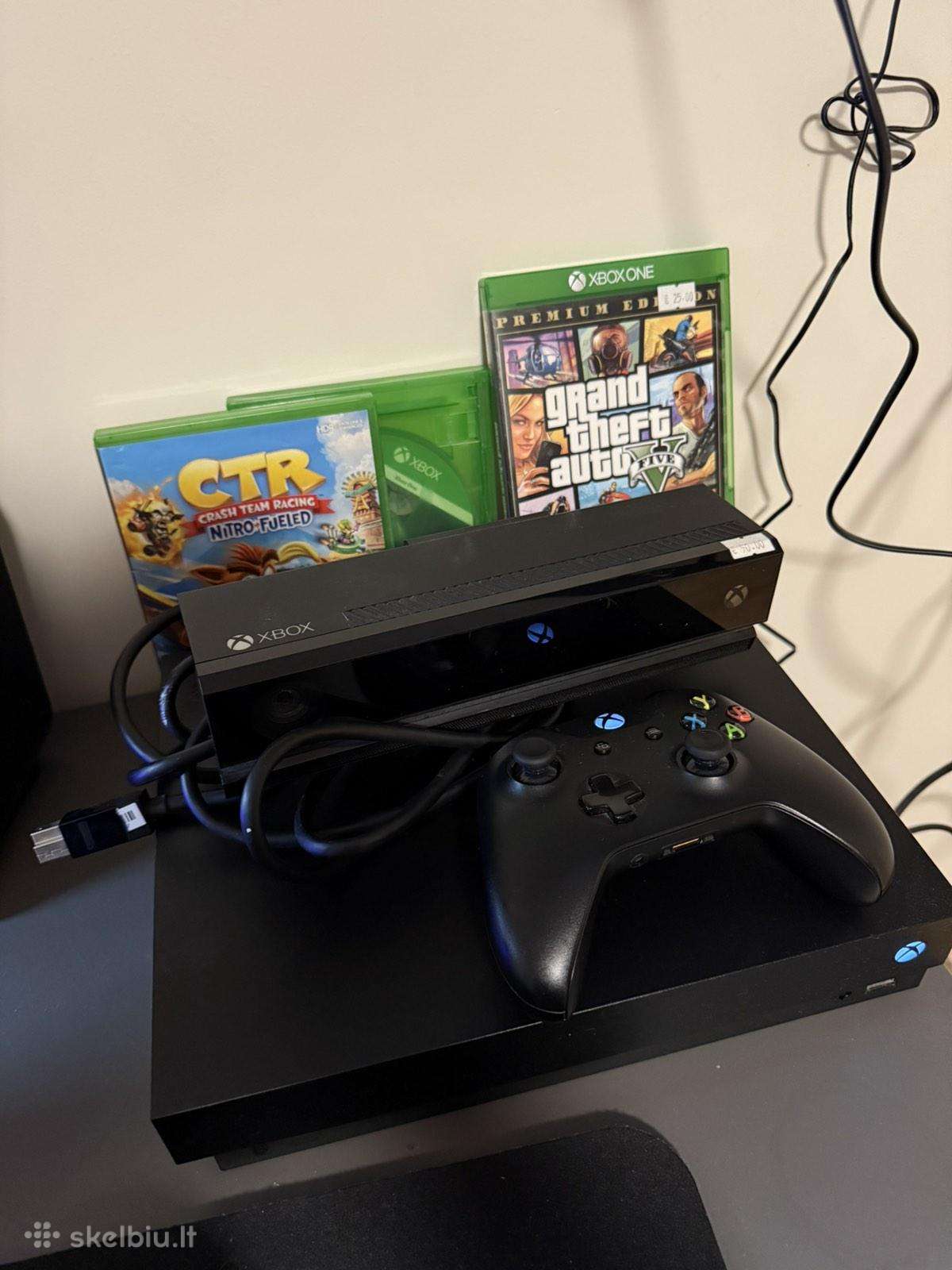 Xbox One X 1tb + Kinect + žaidimai