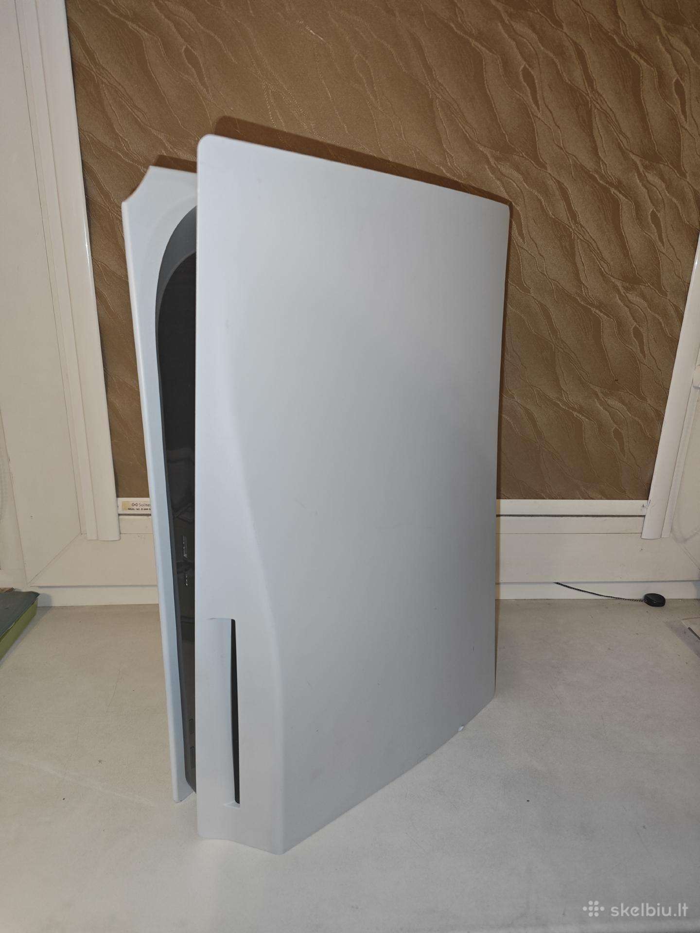 Playstation 5 disc edition su defektu