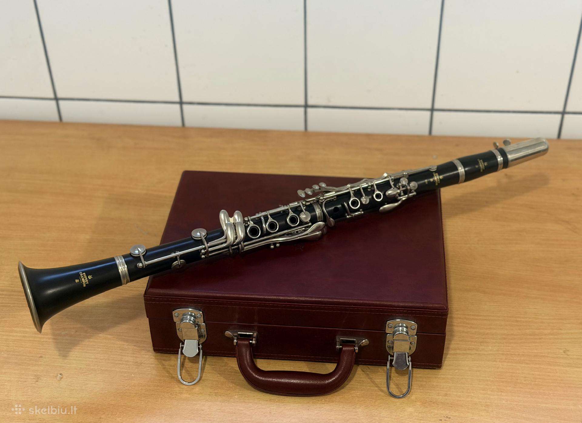 Buffet Crampon E11 klarnetas + 2 pūstukai