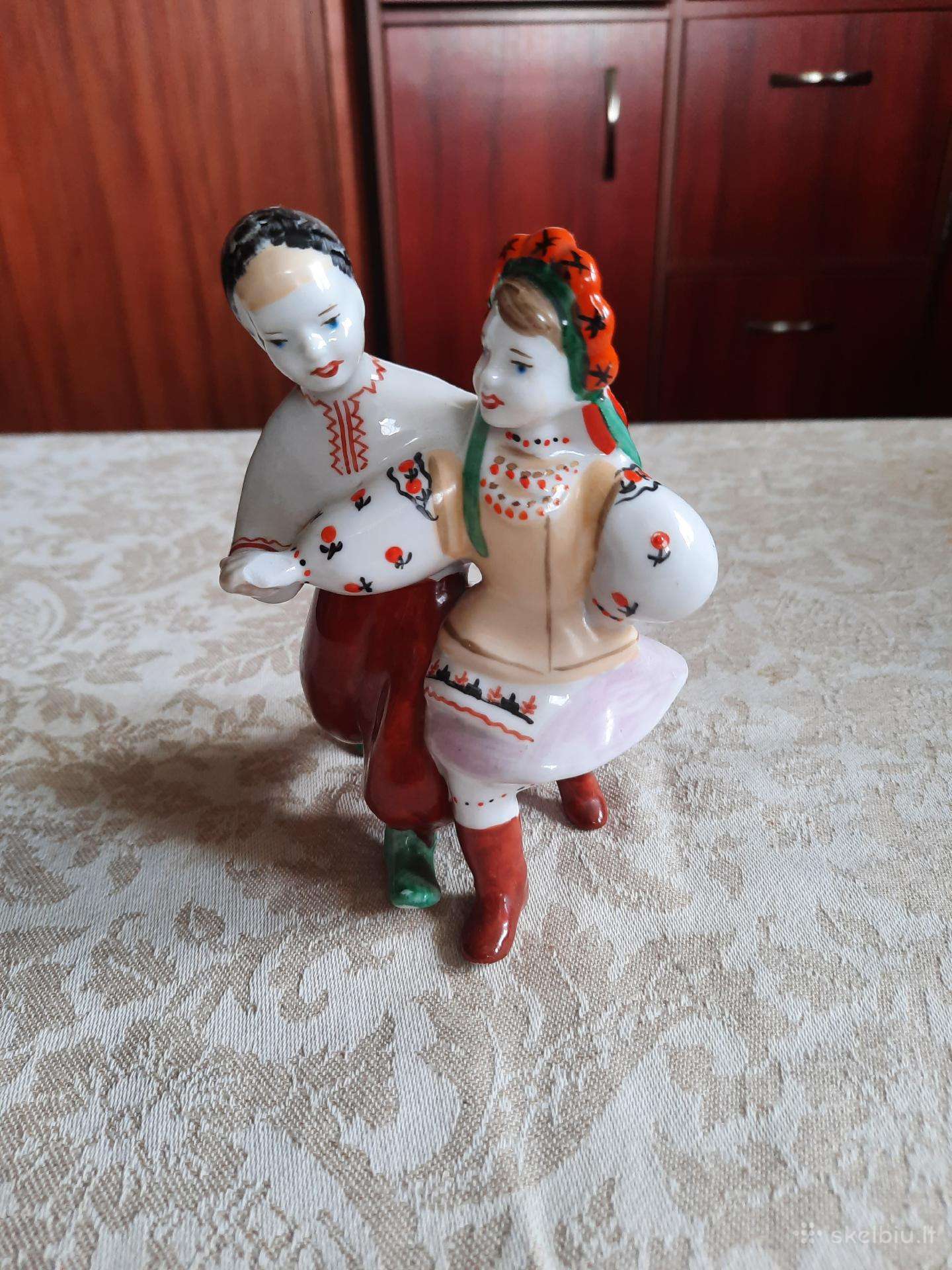 Porceliano statulėlė