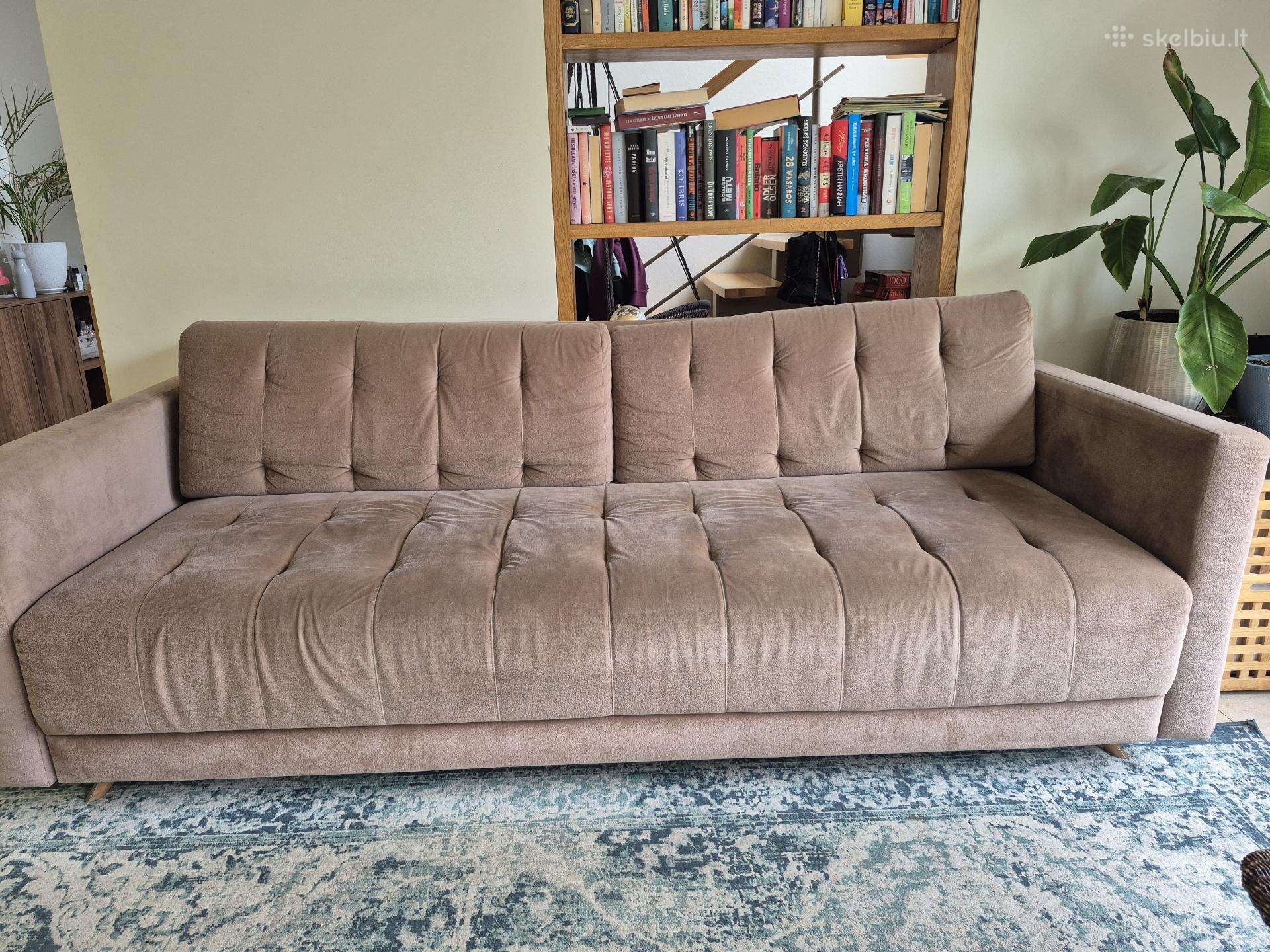 Trivietė sofa su miegojimo funkcija