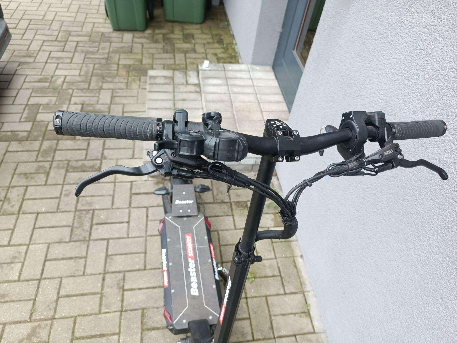 Electric scooter Beaster Scooter