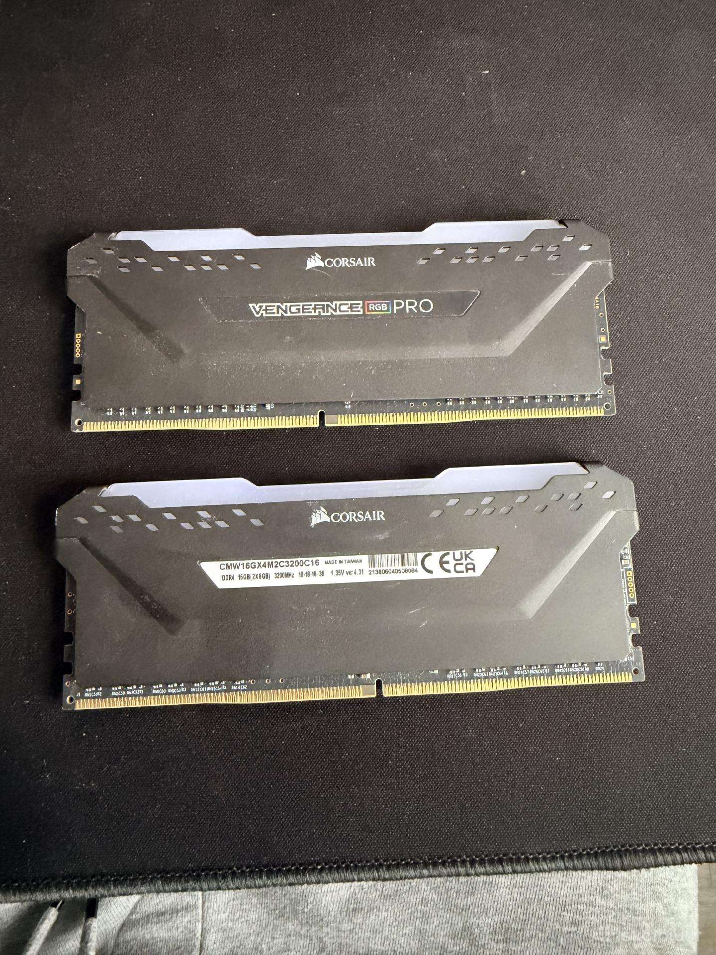 Corsair Vengeance rgb pro 16gb
