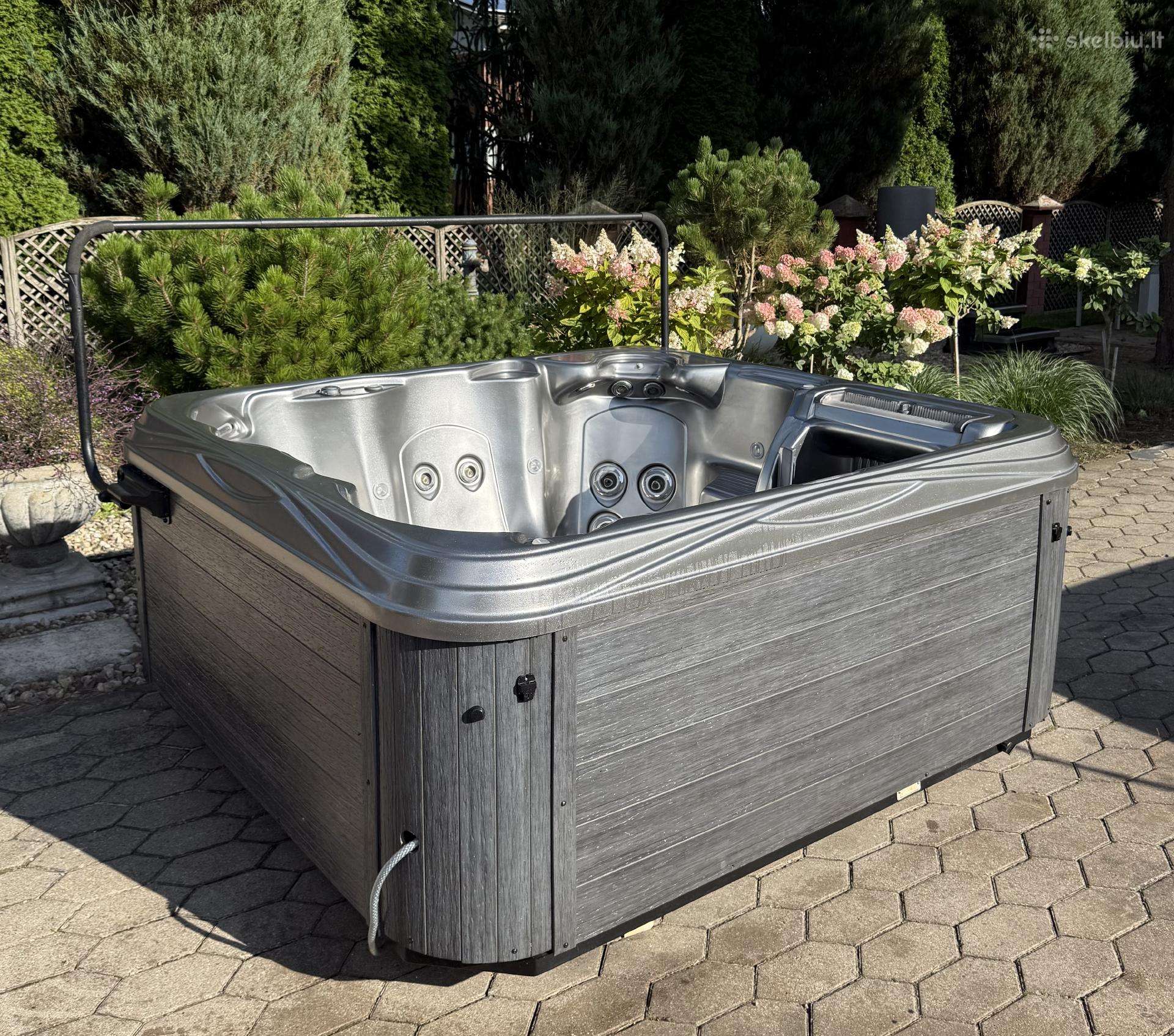 Sūkurinė vonia Jacuzzi