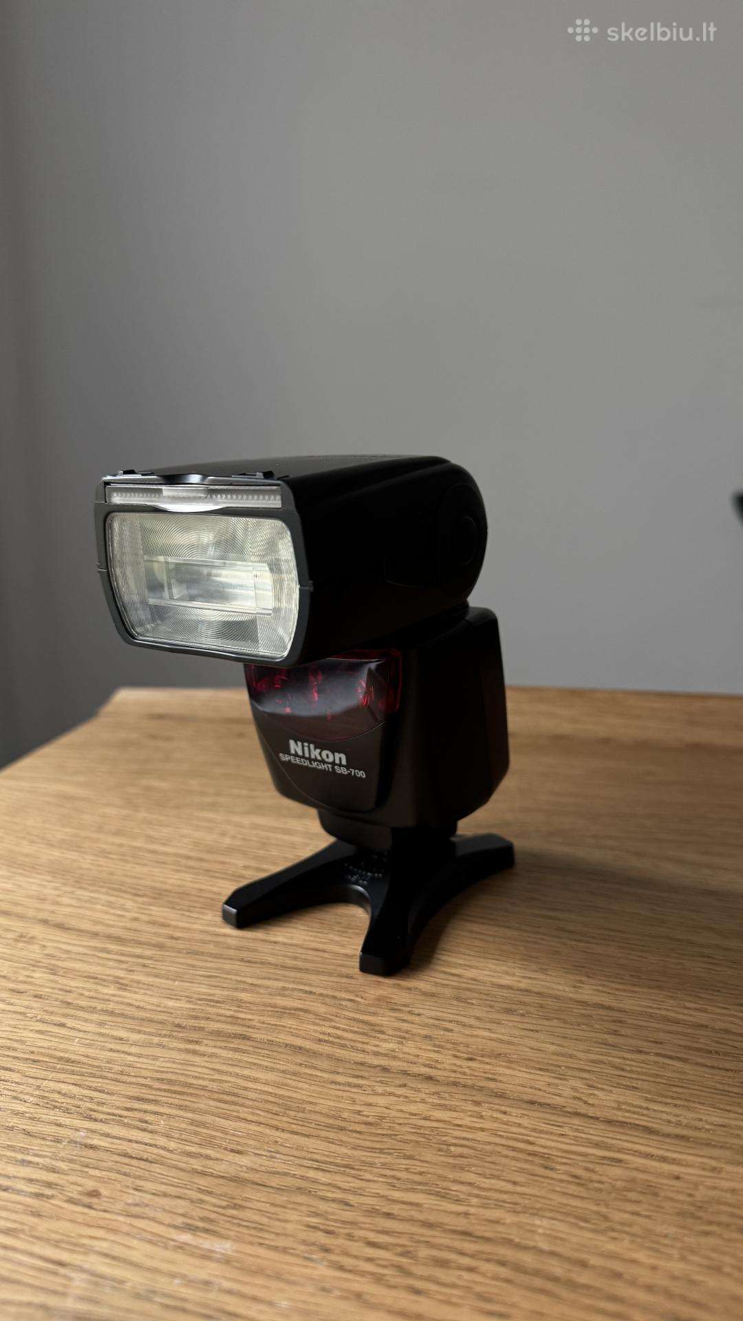 Nikon Speedlight SB-700 blykstė +dėklas+difuzorius