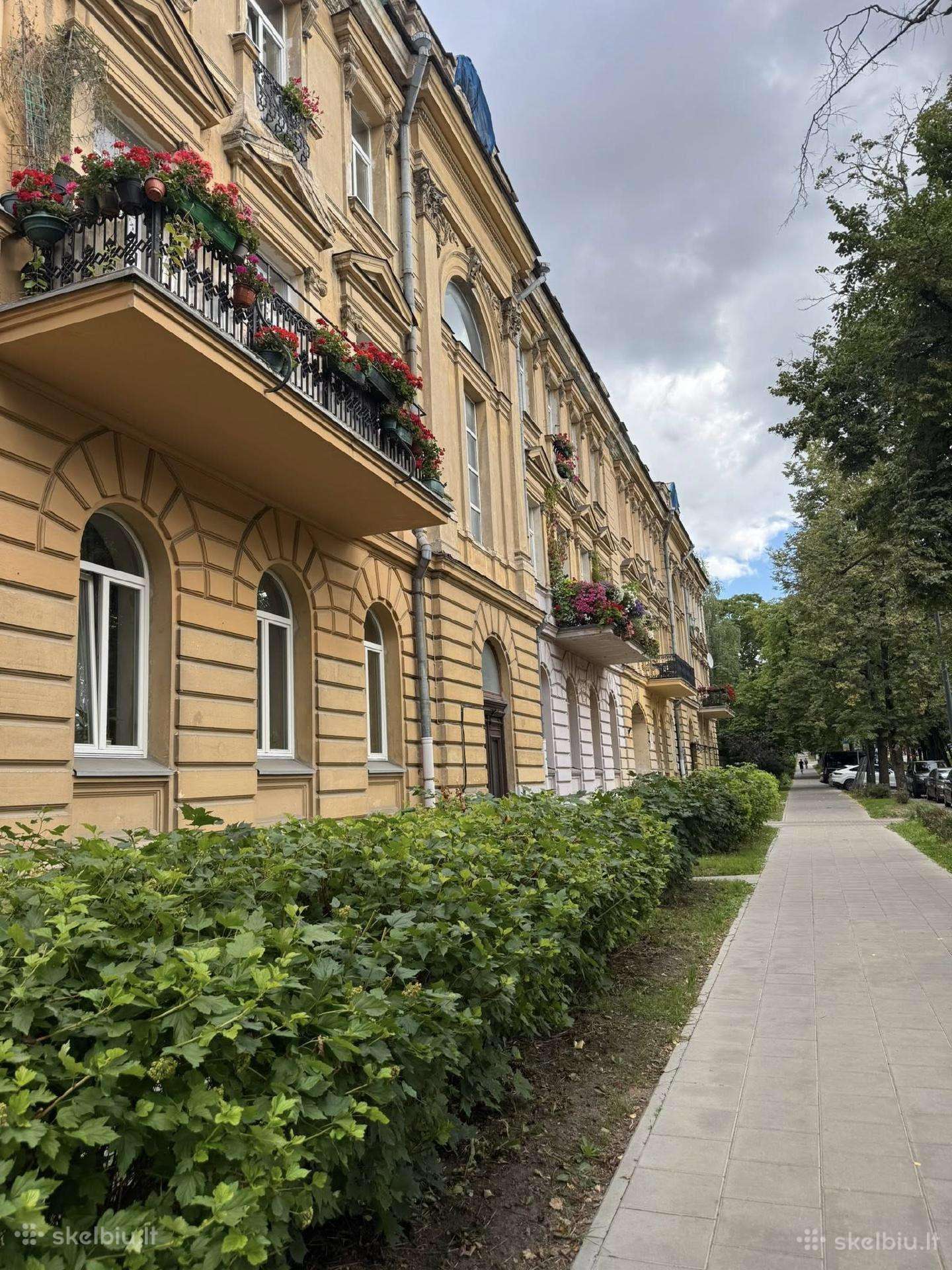 Vilnius. Centras. Naujamiestis. Čiurlionio g.1km.b