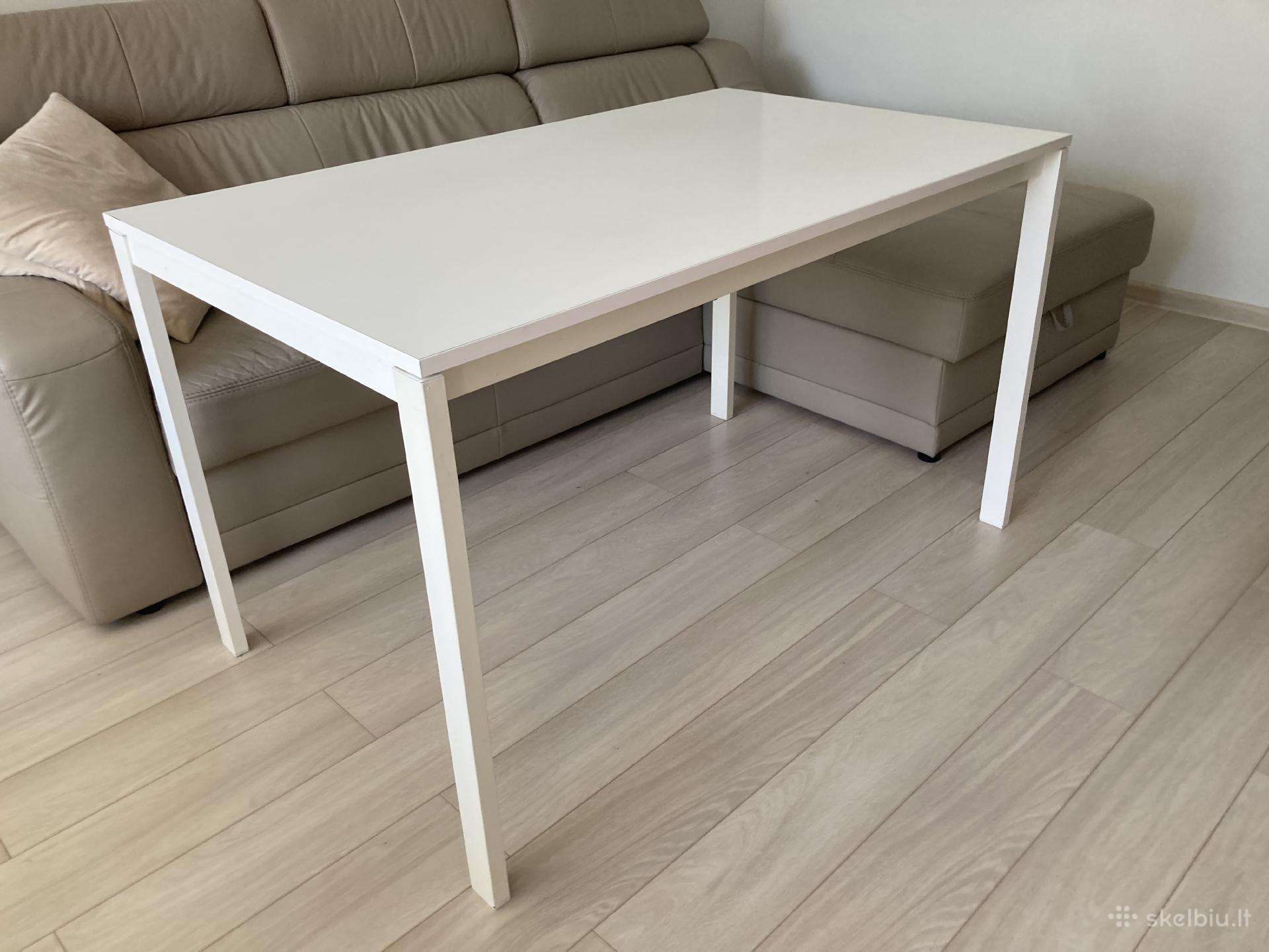 Ikea stalas
