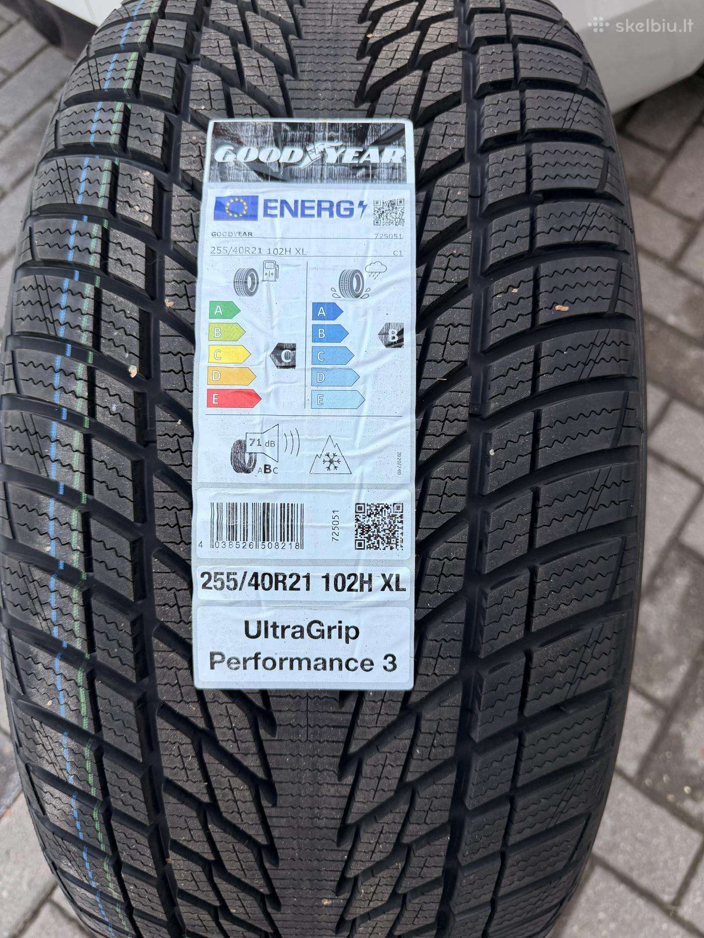 255/40 R21 goodyear Ugp3