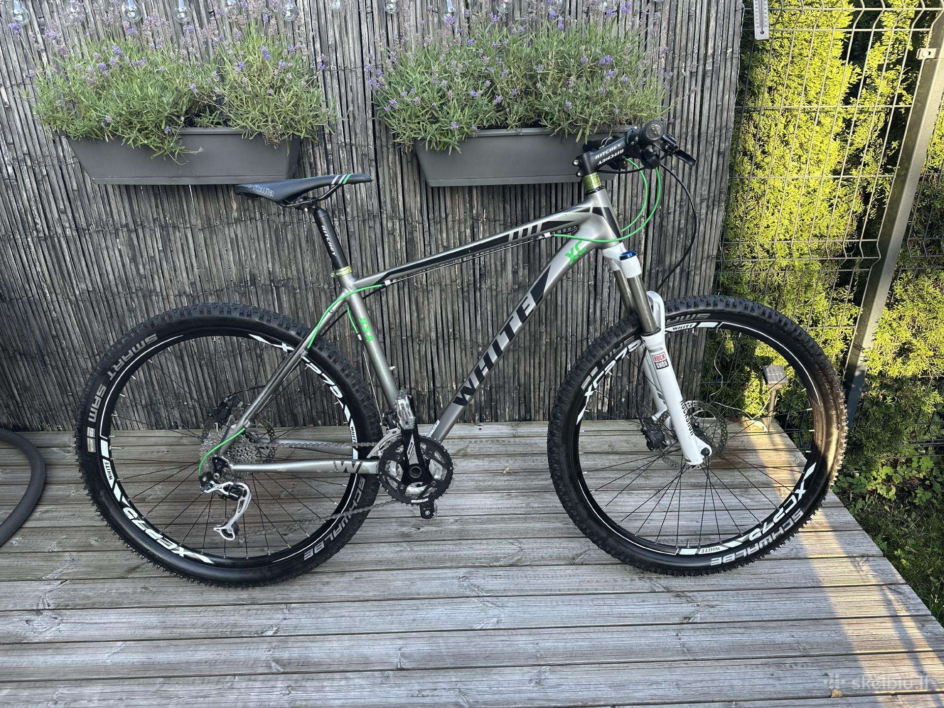 White XC