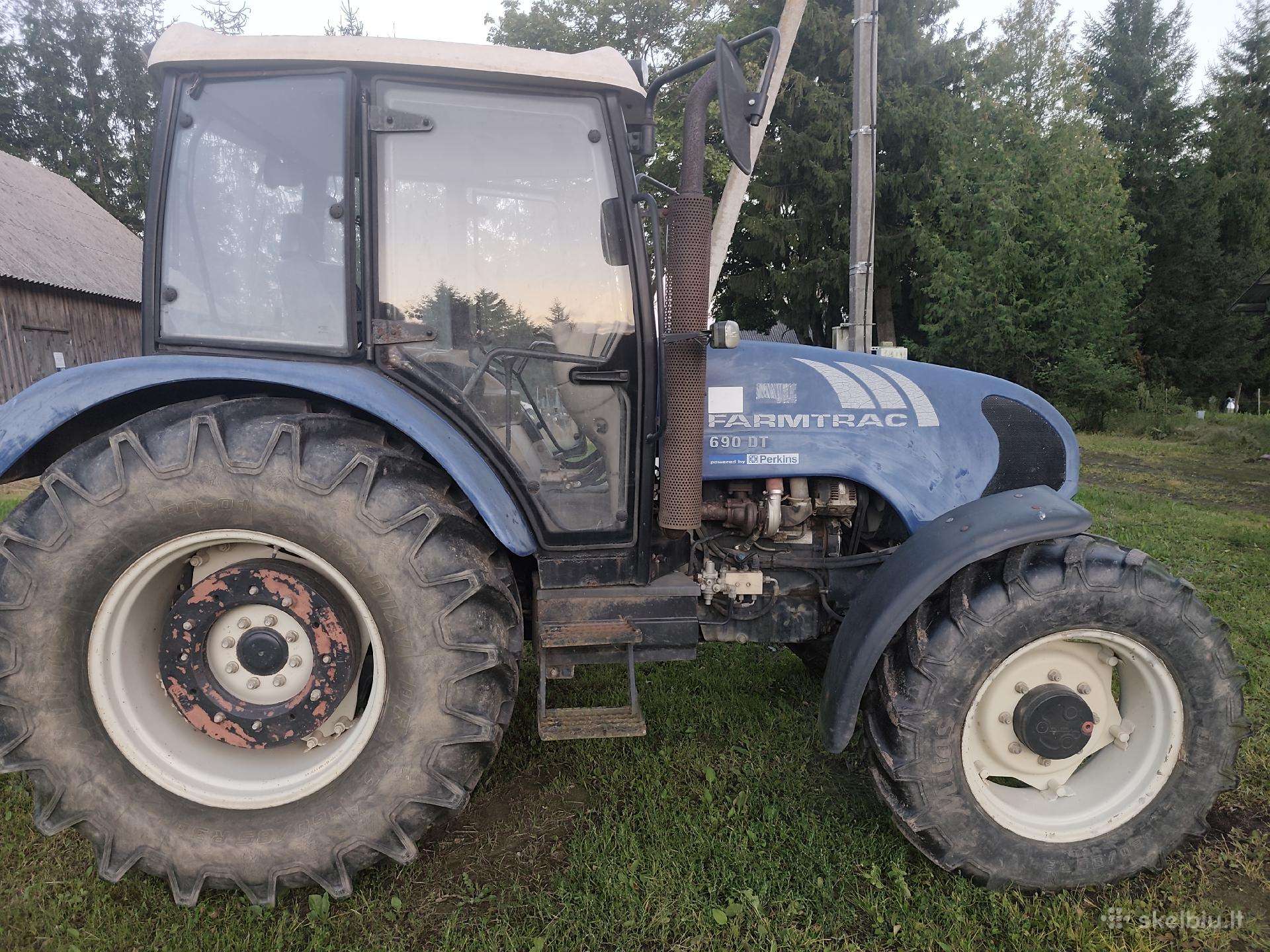 Traktorius Farmtrac 690dt 2012m
