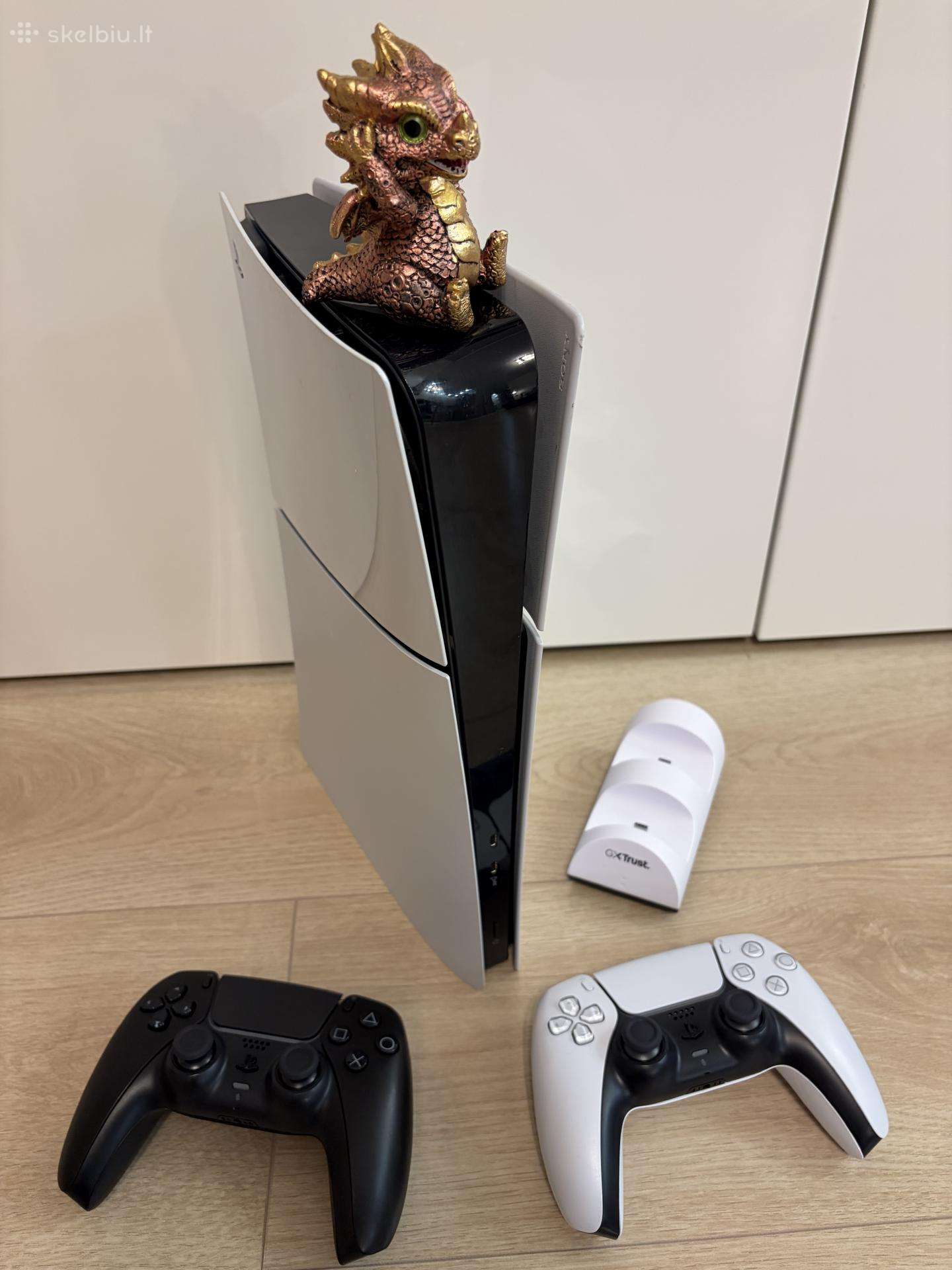 Playstation 5 Slim Digital 1tb two gamepads