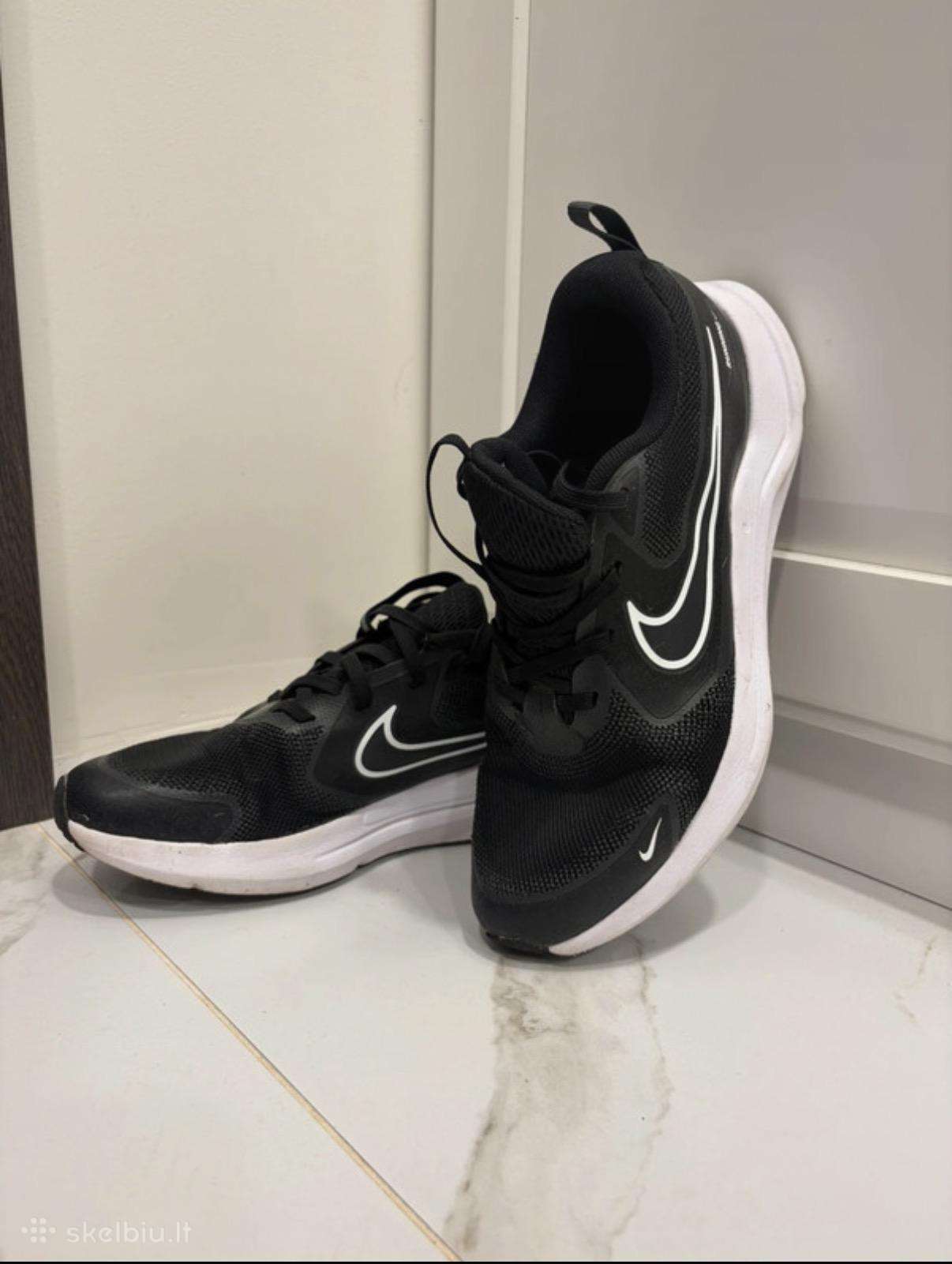 Nike cosmic runner 38
