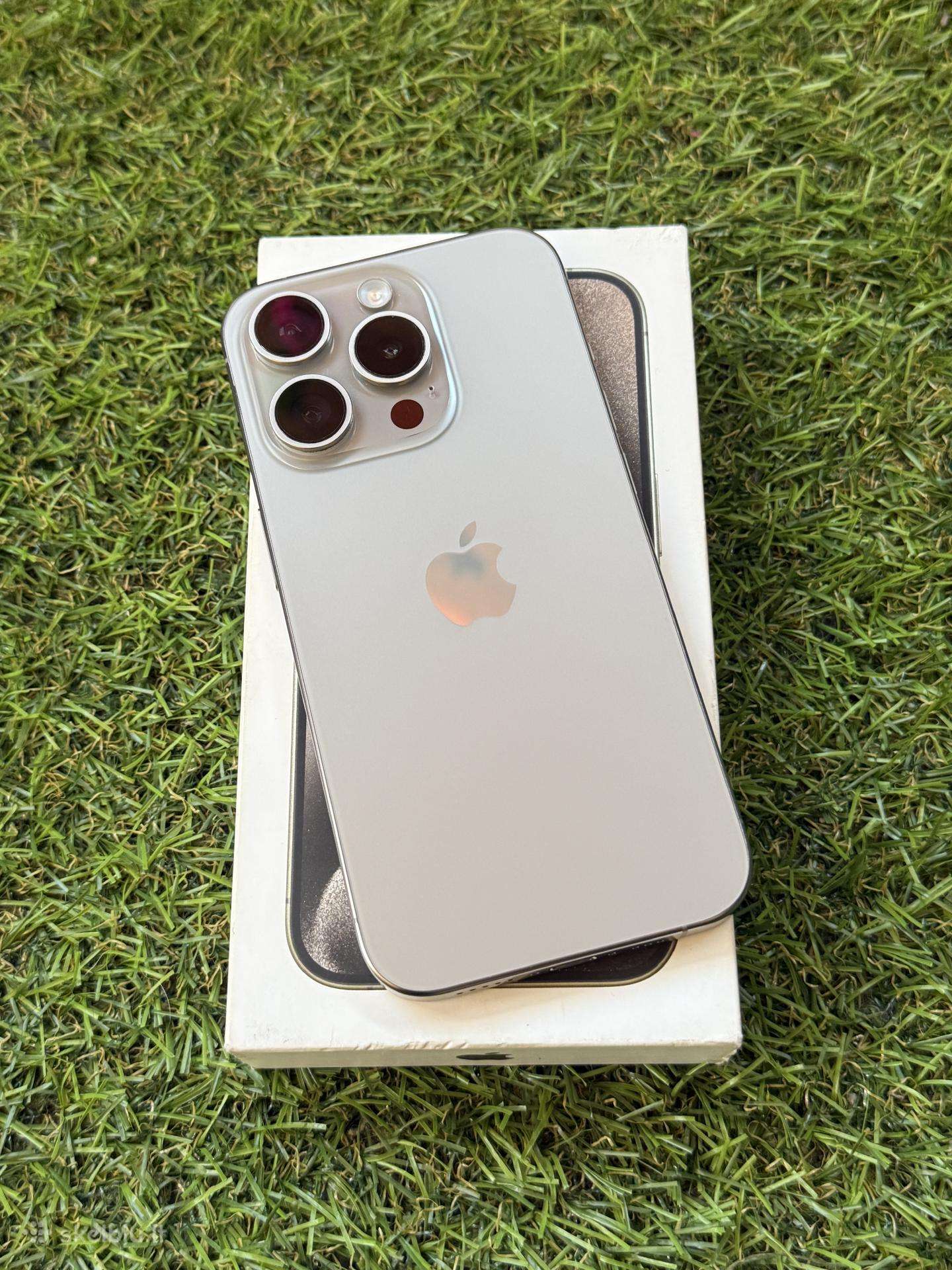 Apple iPhone 15 Pro 256gb Natural Titanium 10/10