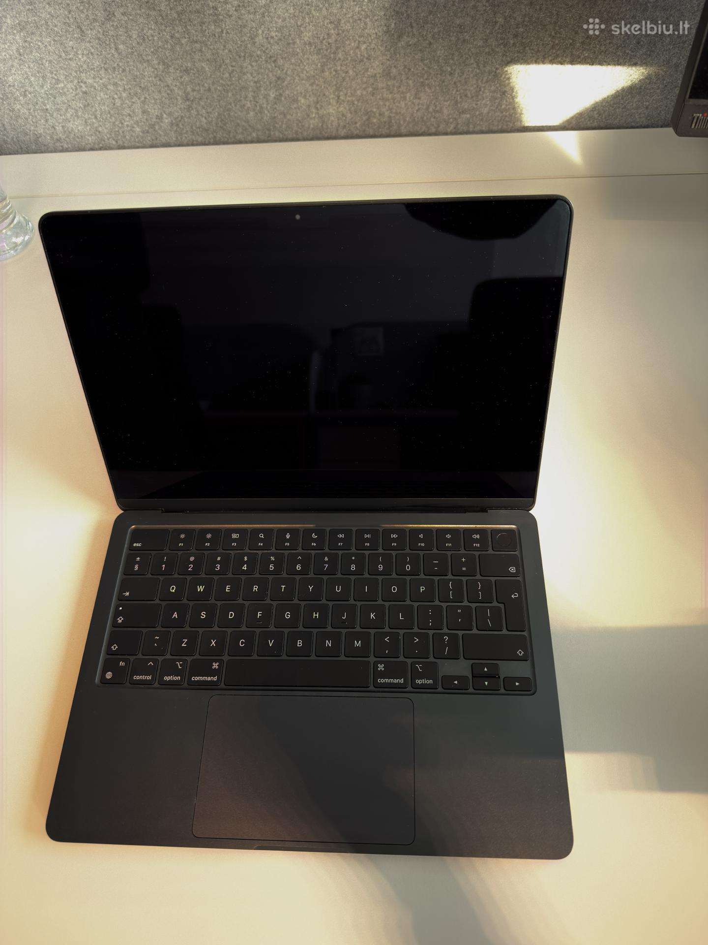 MacBook air m3 16gb RAM 256gb