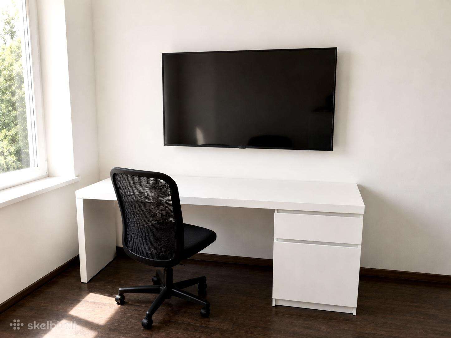 Parduodu Ikea rašomąjį stalą