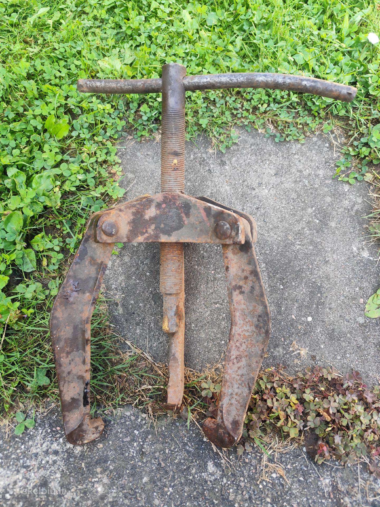 Masyvus senovinis mechaninis traukiklis