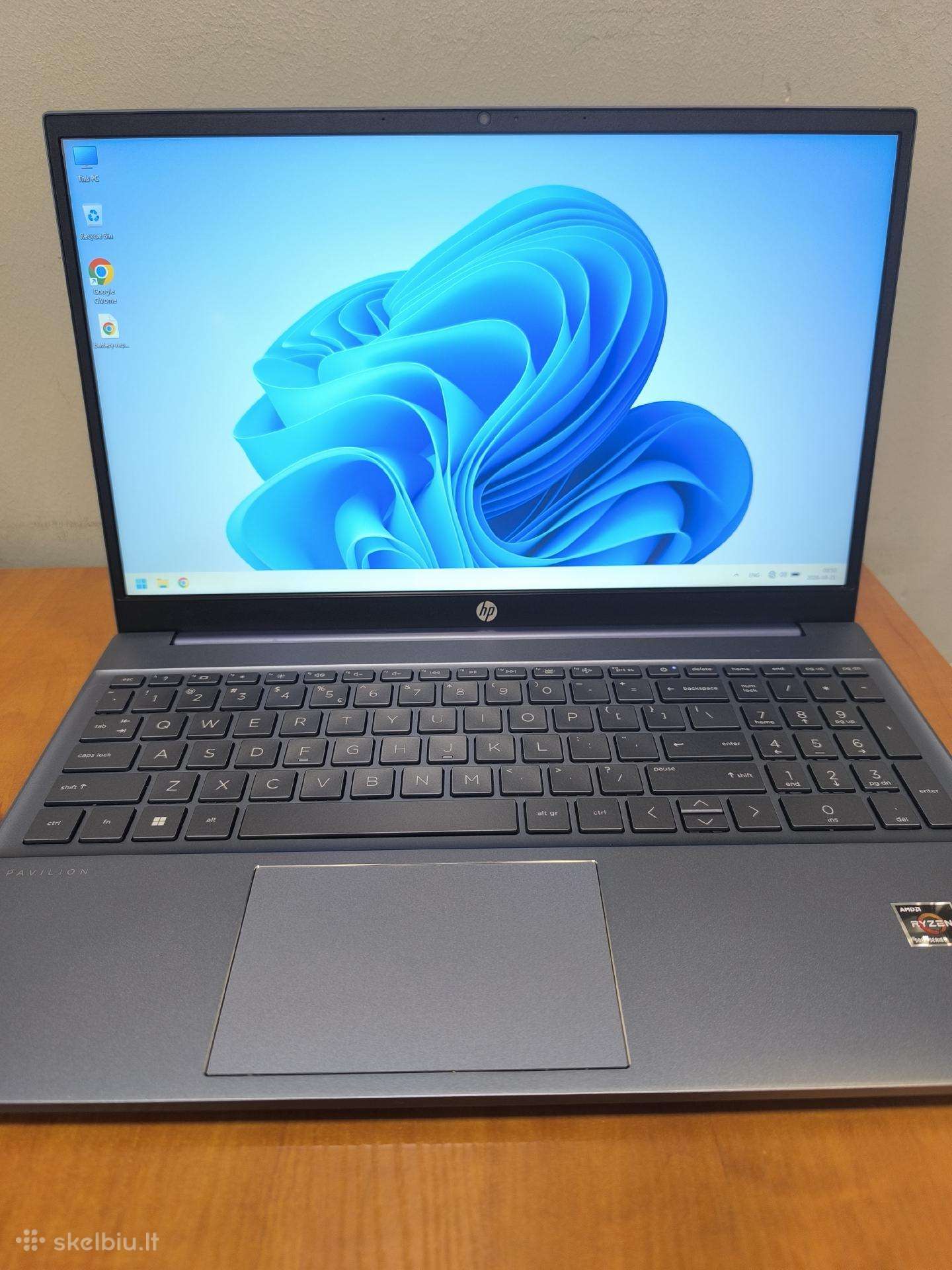Hp 15-eh1030ny Ryzen 5 8gb 256ssd, garantija