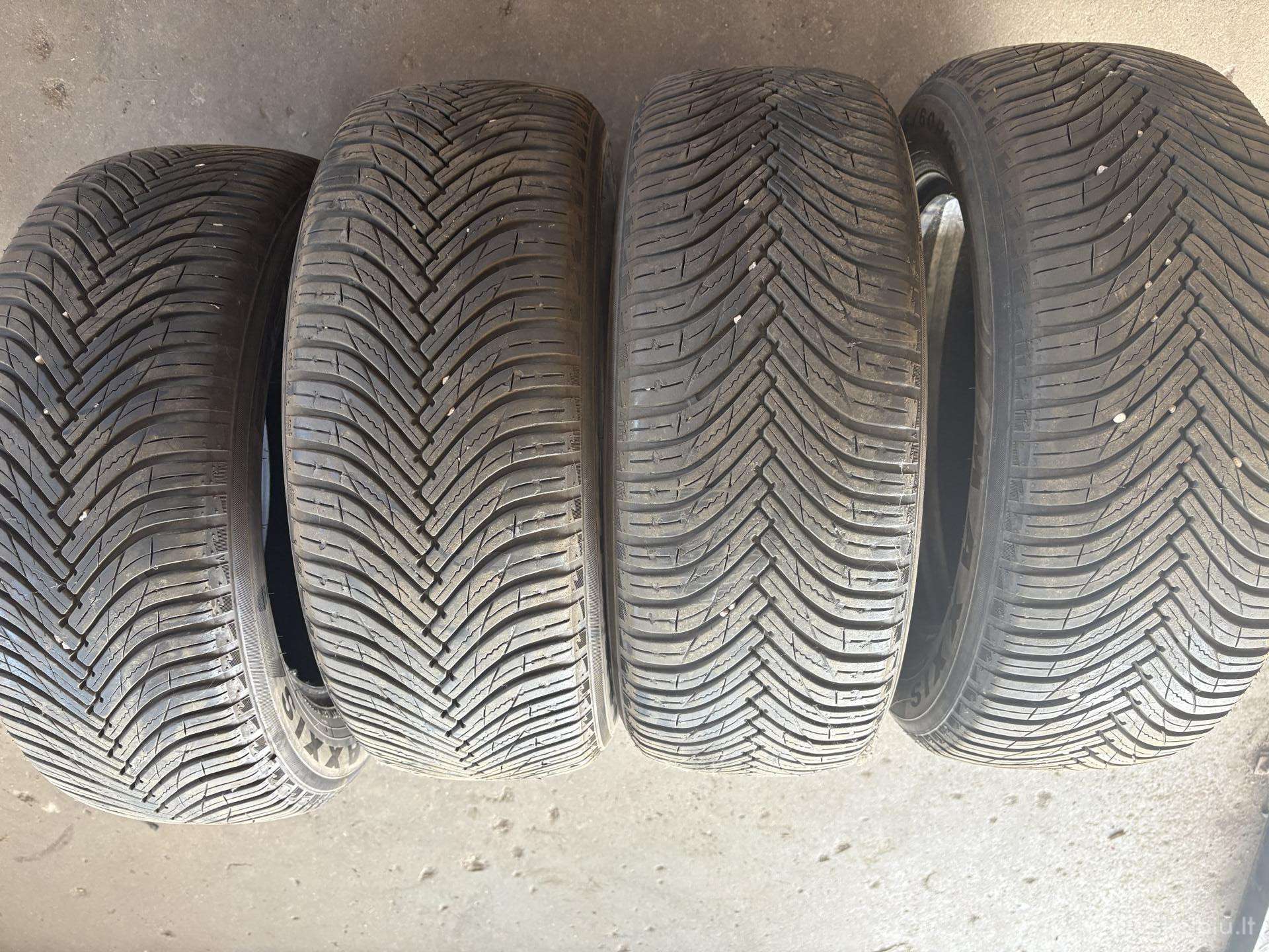 Maxxis 215/60r16 universalios
