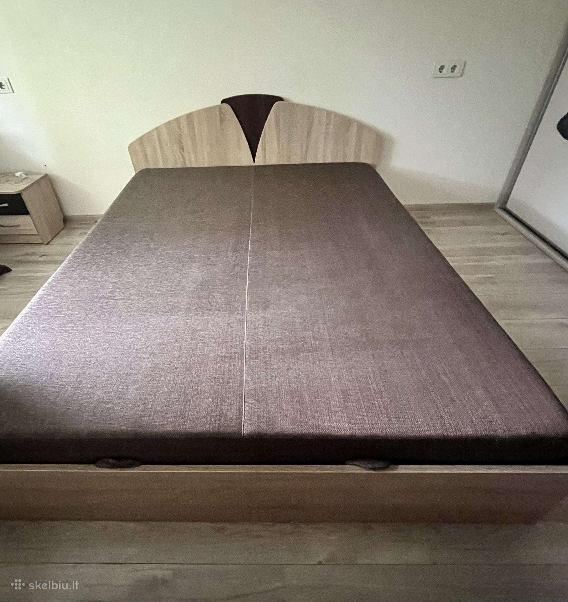 Lova su patalynės dėže