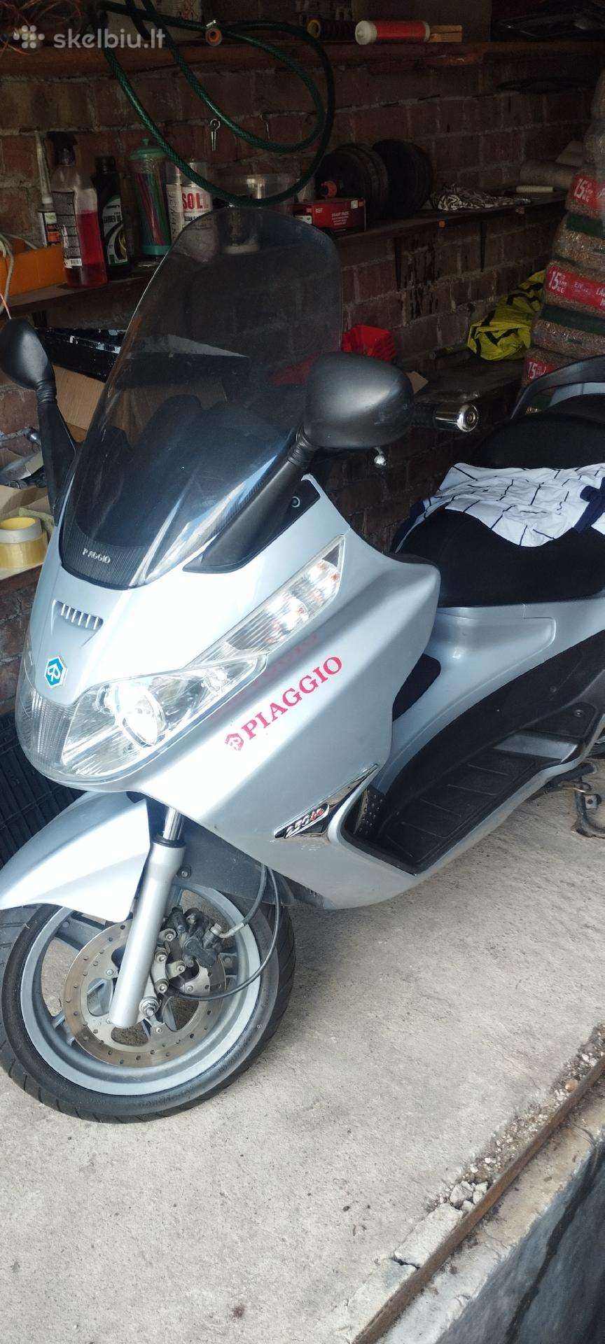Parduodu geros būklės,motorolerį,naujos padangos