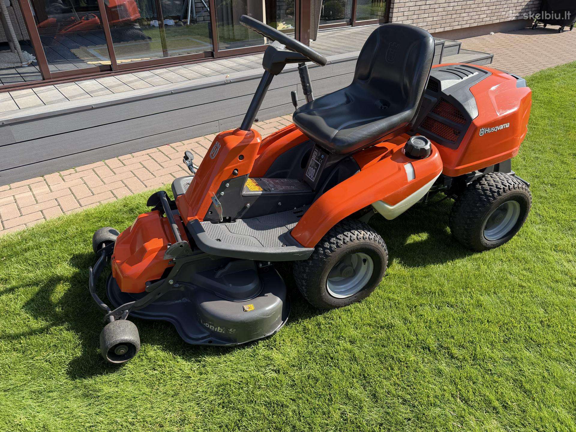 Sodo traktoriukas Husqvarna rider r213c