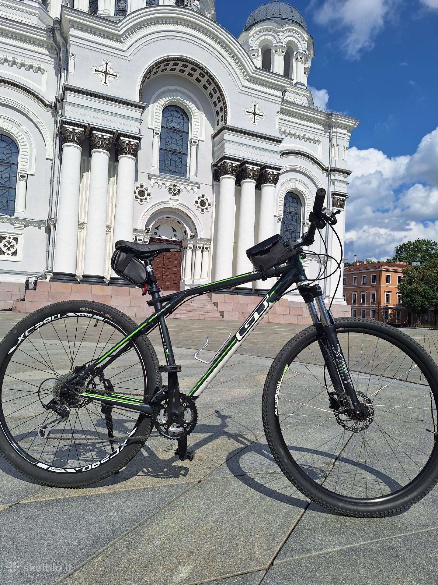 Kalnų dviratis GT
