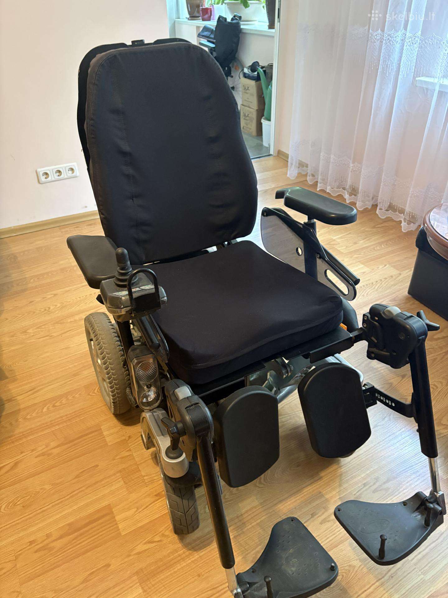 Invacare storm 4 elektrinis neigaliojo vezimas