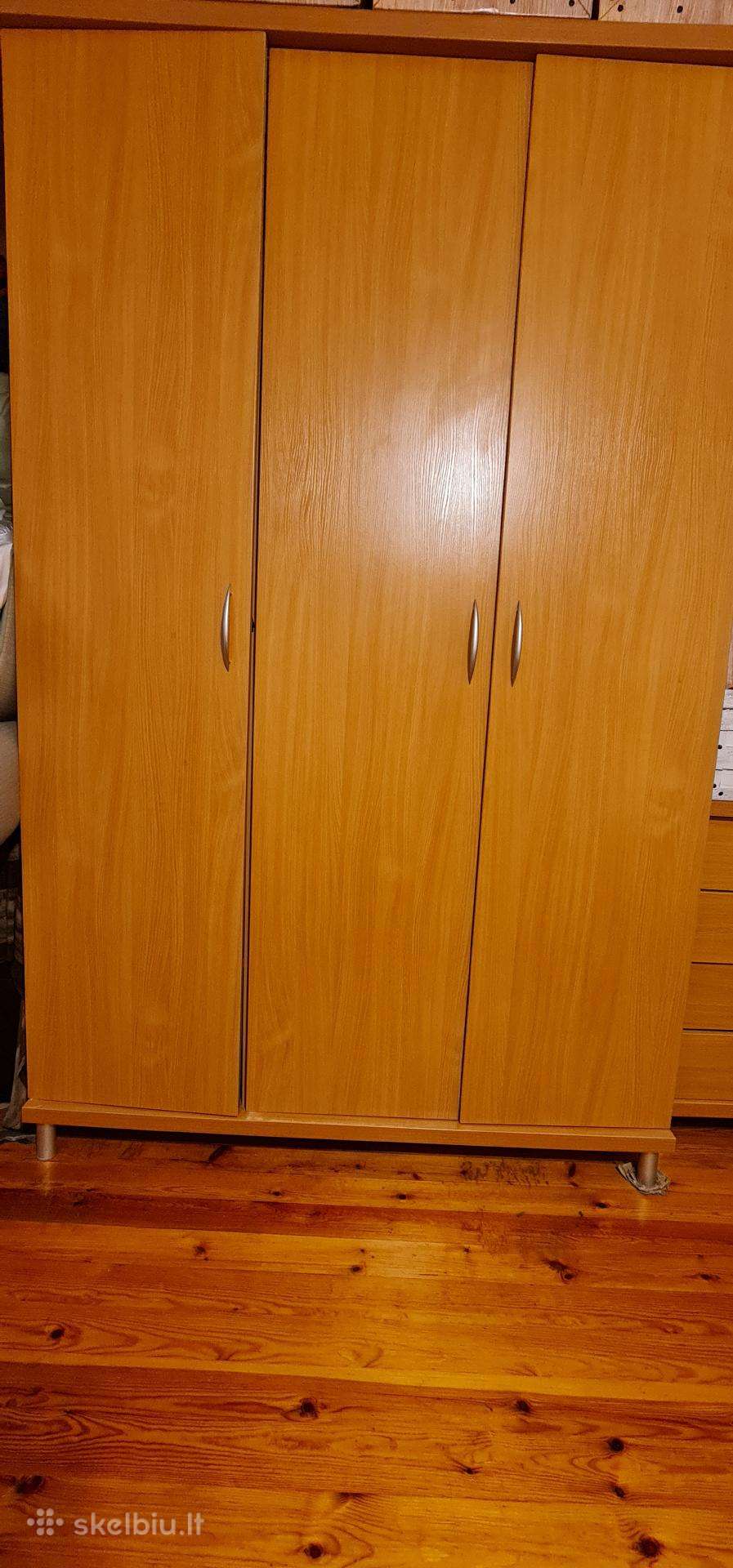 Dovanoju spintą ir komodą, gera būklė