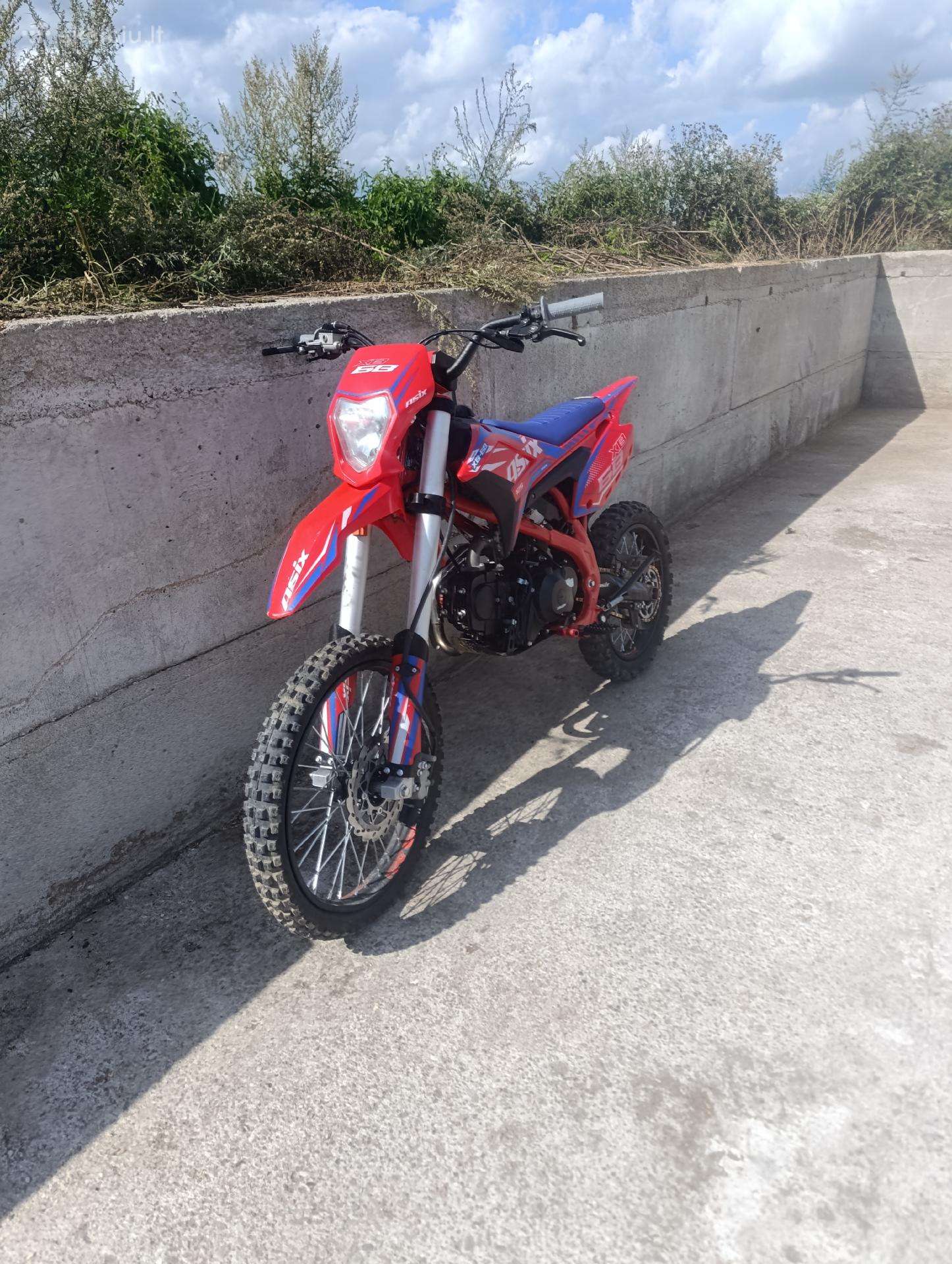Asix xb-68 125cc krosinis +šalmas i kaina