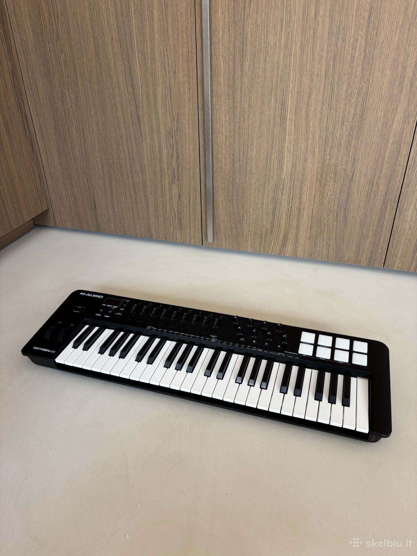 Midi klaviatūra su 49 klavišais