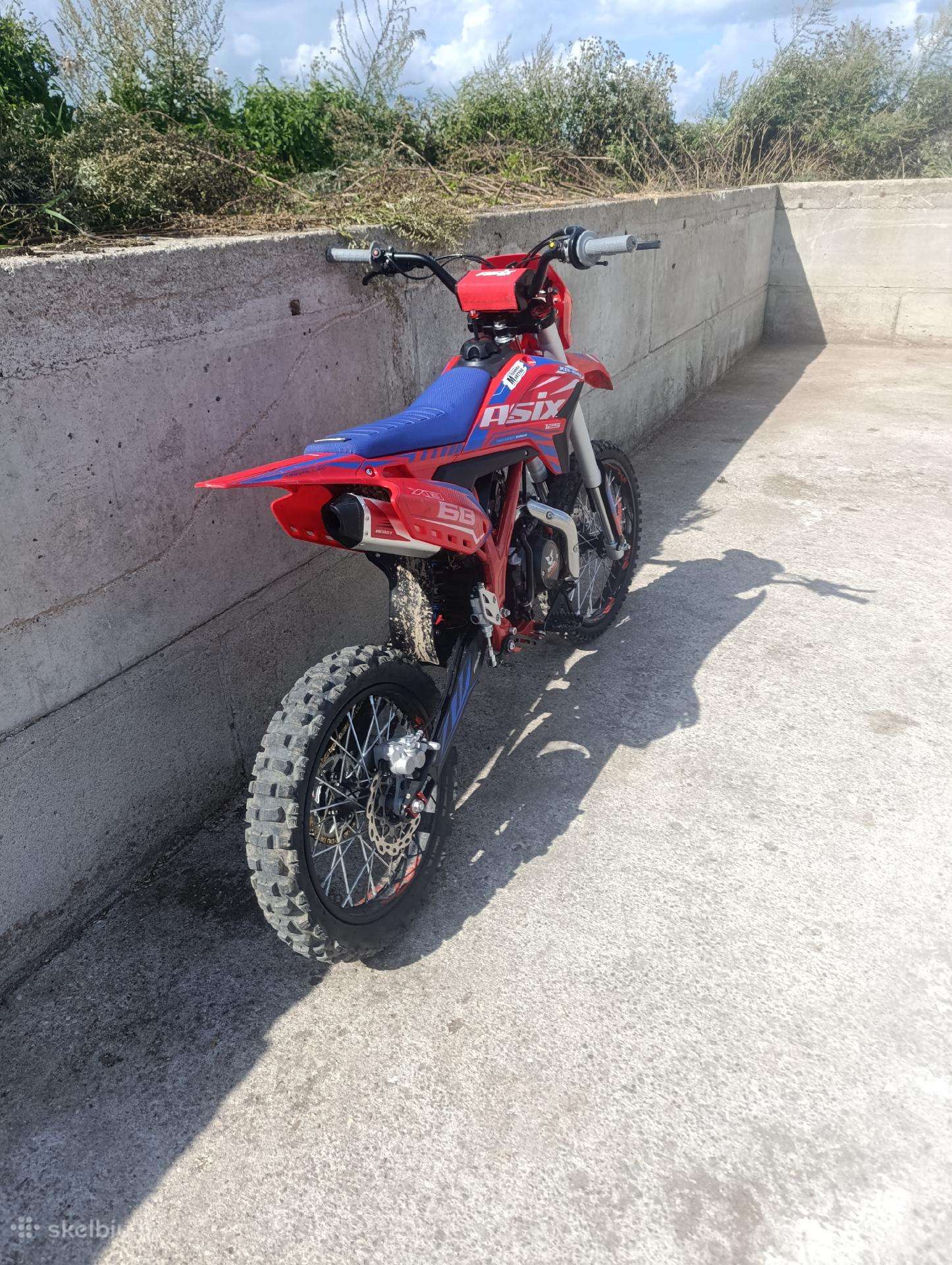 Asix XB-68 125cc, krosiniai