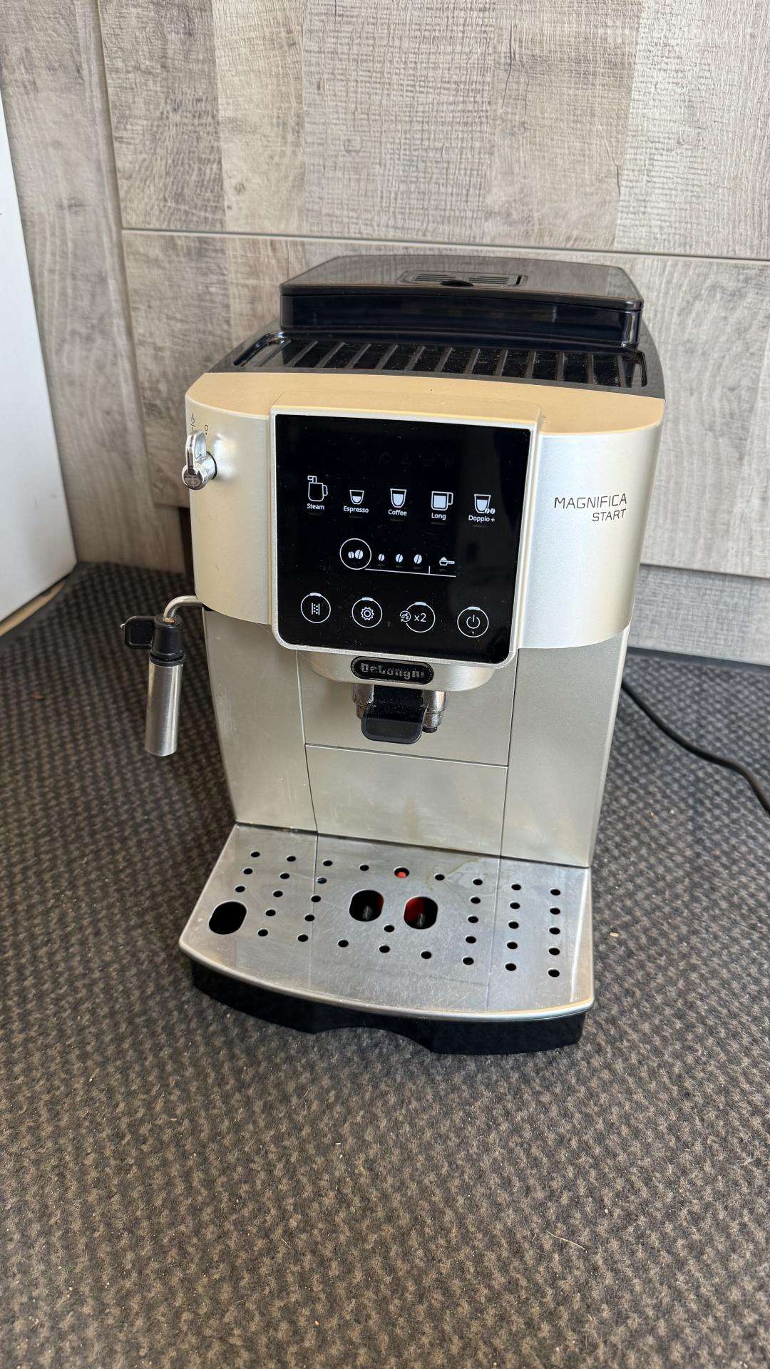Delonghi Magnifica start kavos aparatas