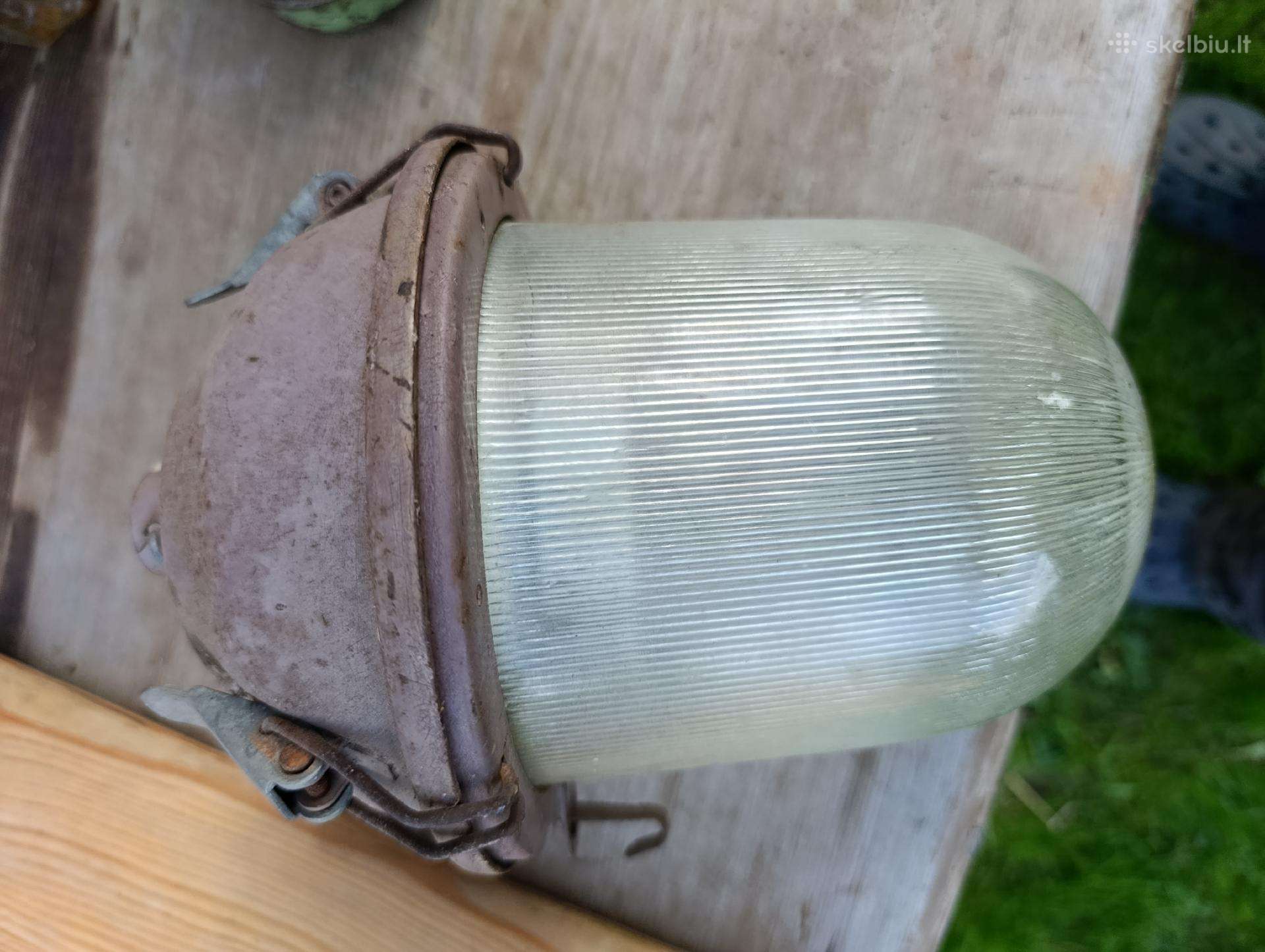 Tarybinių laikų lauko lempa