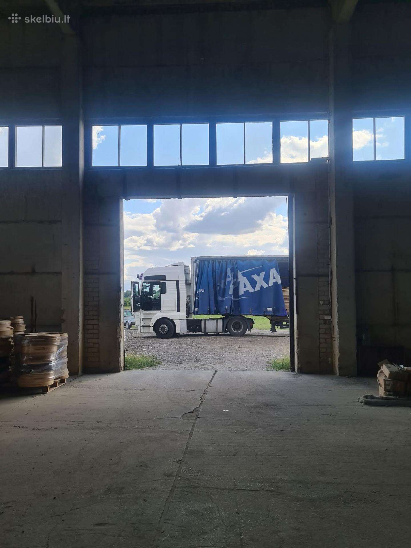 Sandėlis- garažas didelių gabaritų transportui
