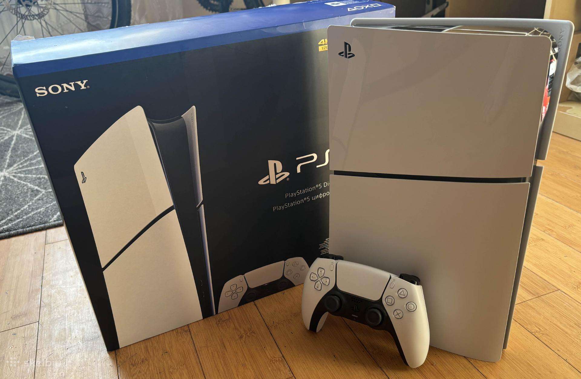 Playstation 5 Slim Digital su žaidimais.