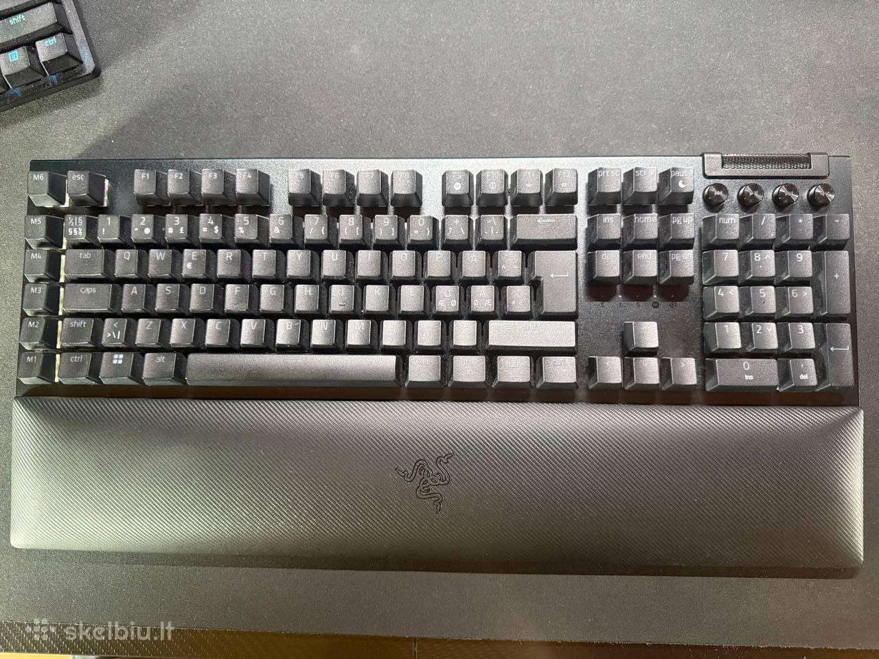 Razer blackwidow v4