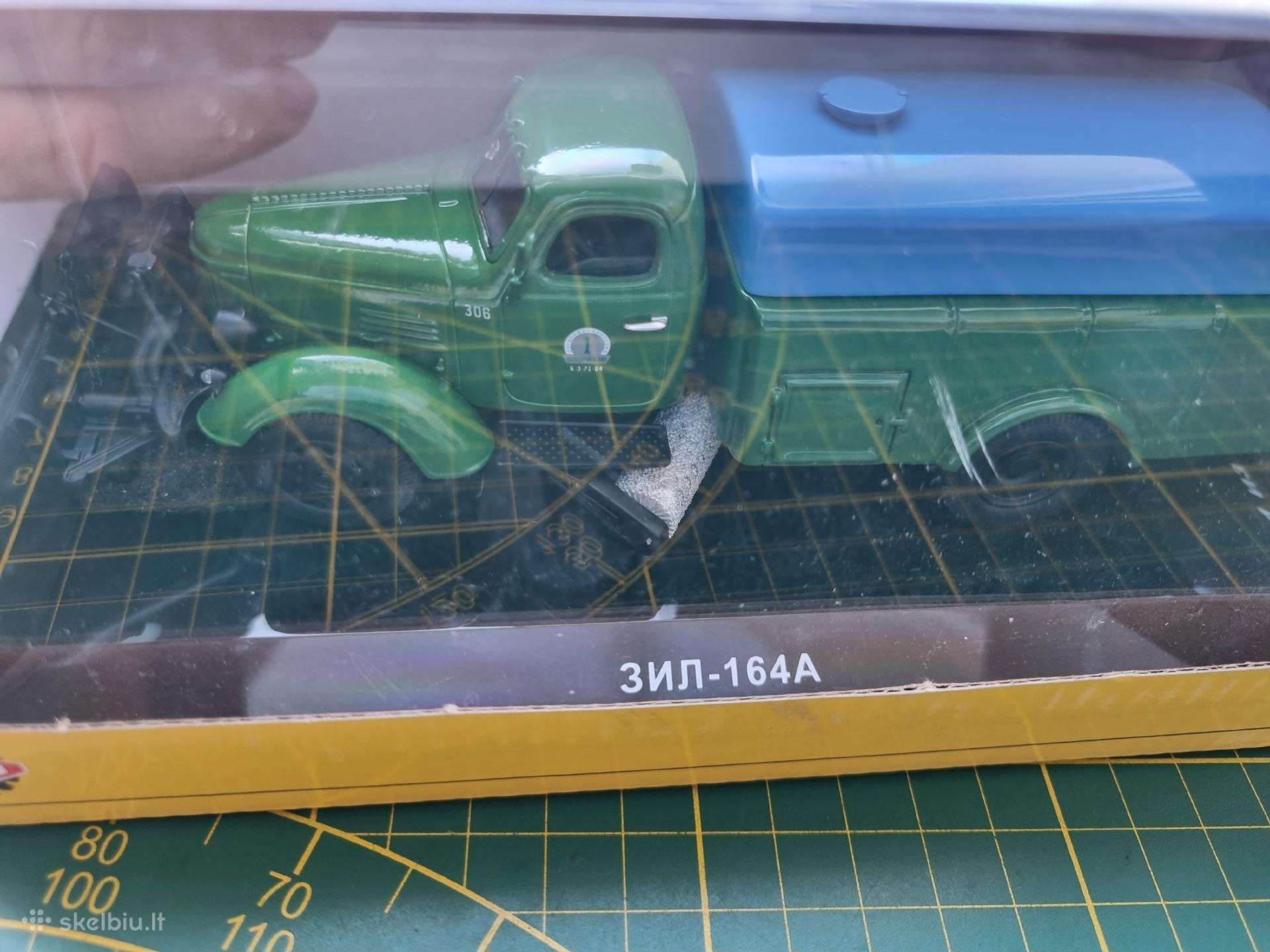 Dip 1/43 Zil 164a